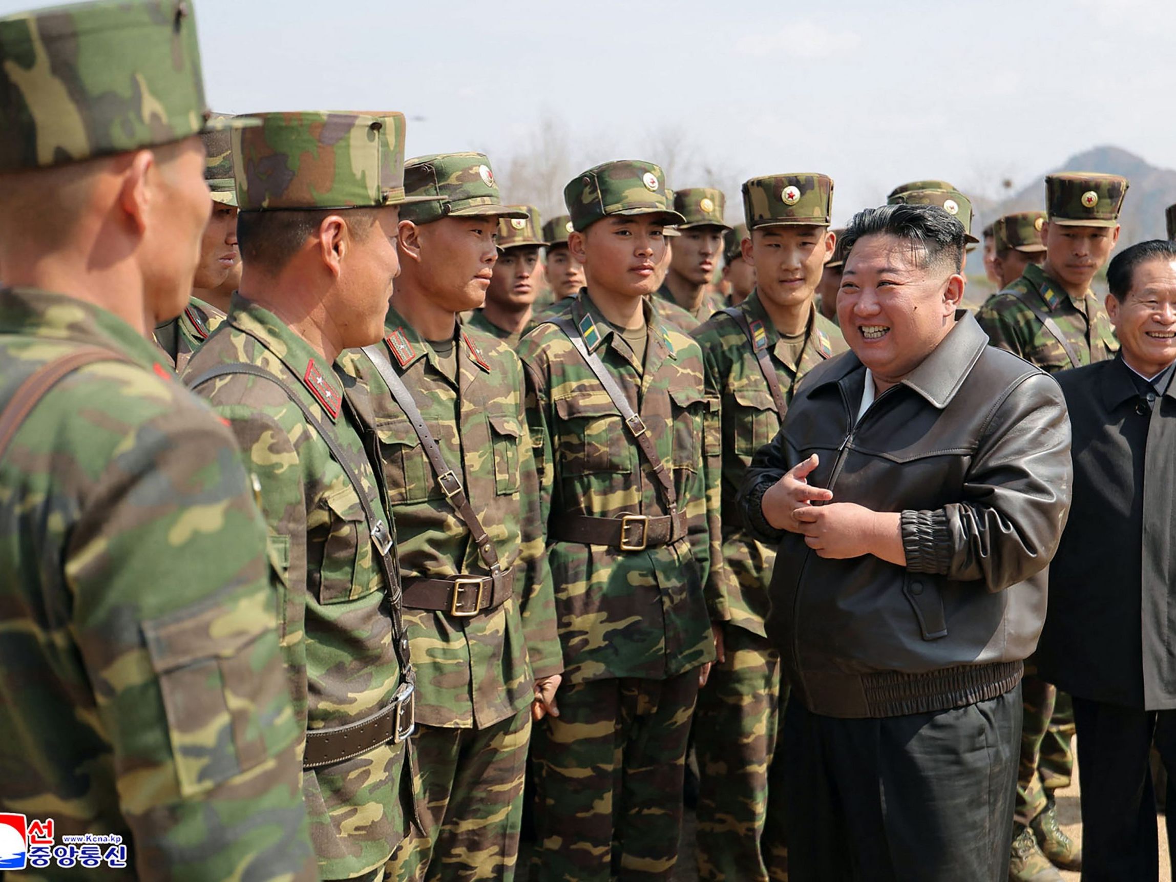 Nordkorea hat erstmals bestätigt, dass es eigene Soldaten aufseiten Russlands im Krieg mit der Ukraine eingesetzt hat. Nordkorea hat erstmals bestätigt, dass es eigene Soldaten aufseiten Russlands im Krieg mit der Ukraine eingesetzt hat.