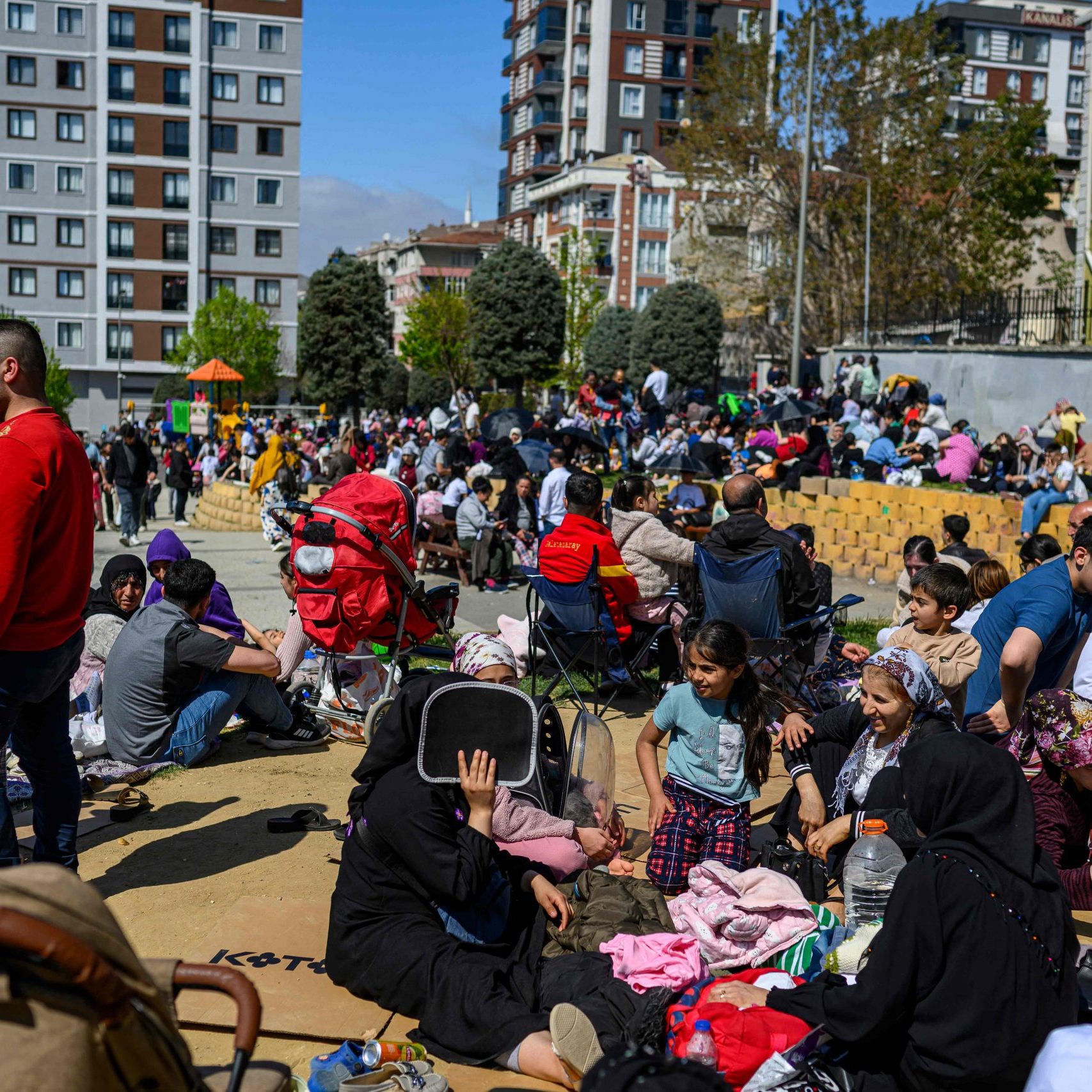Laut Behörden wurden 236 Menschen verletzt – teils beim Sprung aus Gebäuden.