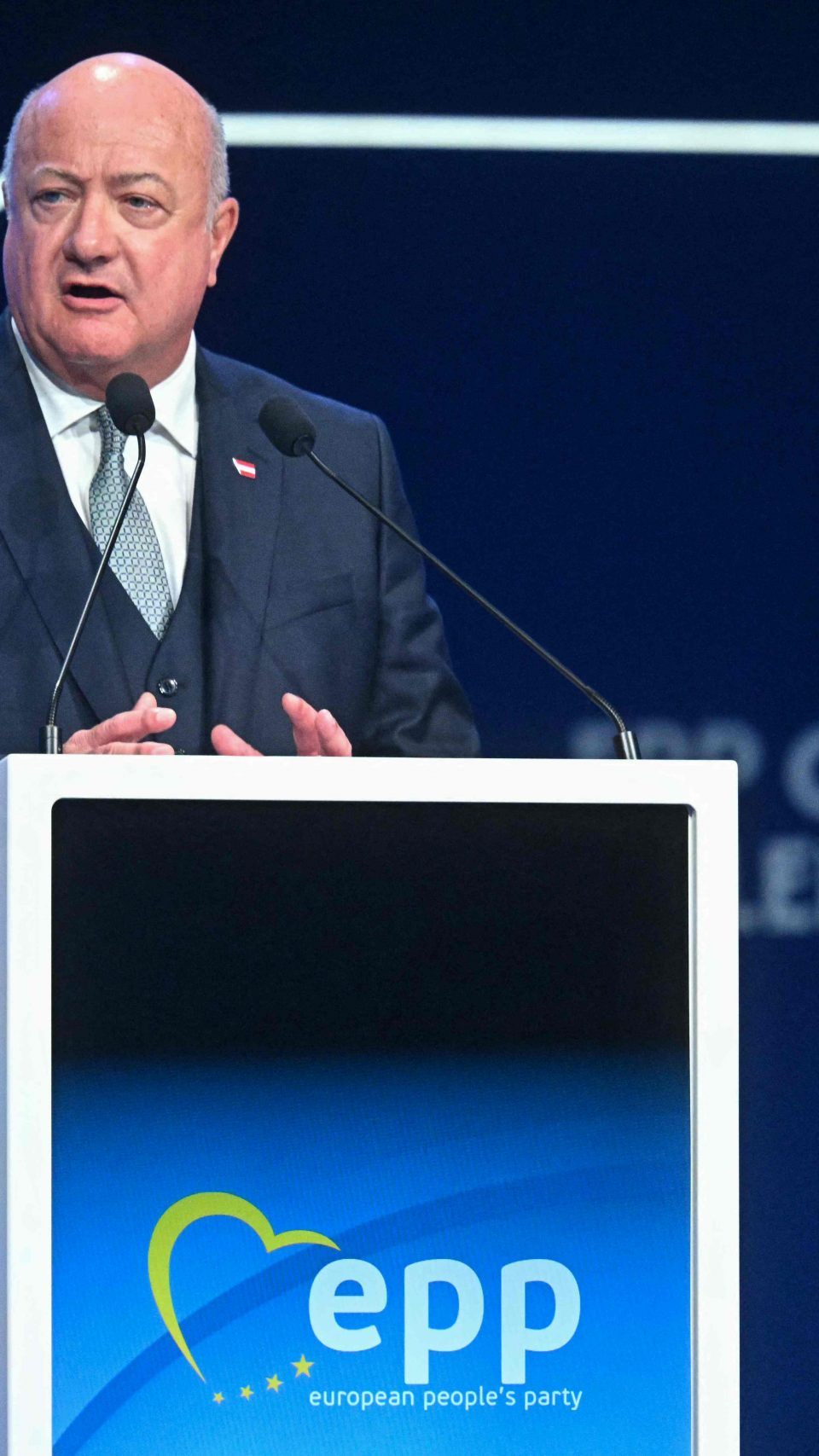 Bundeskanzler Christian Stocker auf dem EVP-Kongress in Valencia.