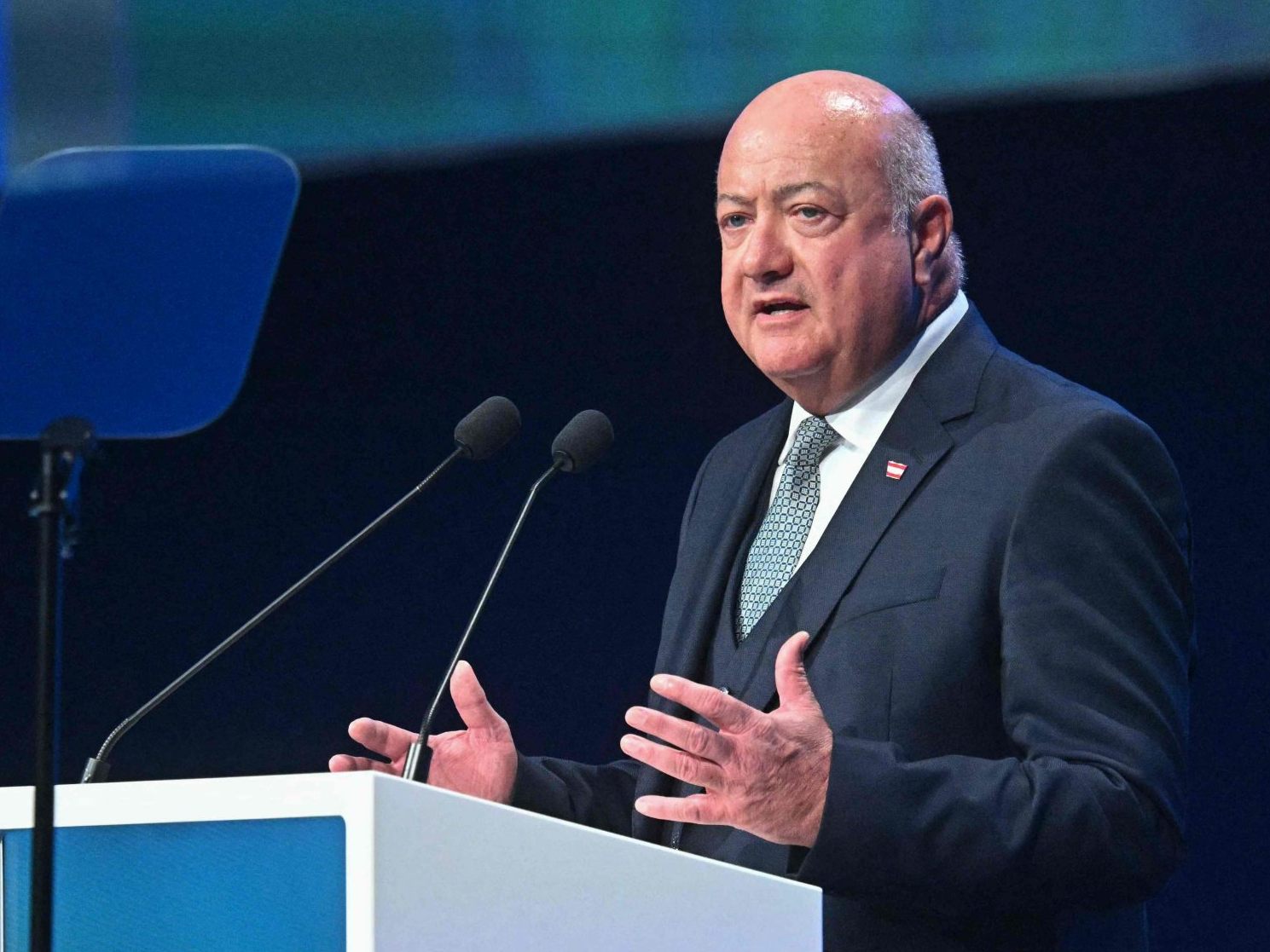 Stocker will ein Freihandelsabkommen mit den Emiraten. Stocker will ein Freihandelsabkommen mit den Emiraten.