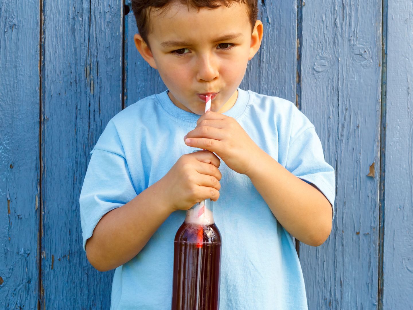 Im Schnitt enthält ein Kindergetränk sechs Stück Würfelzucker.