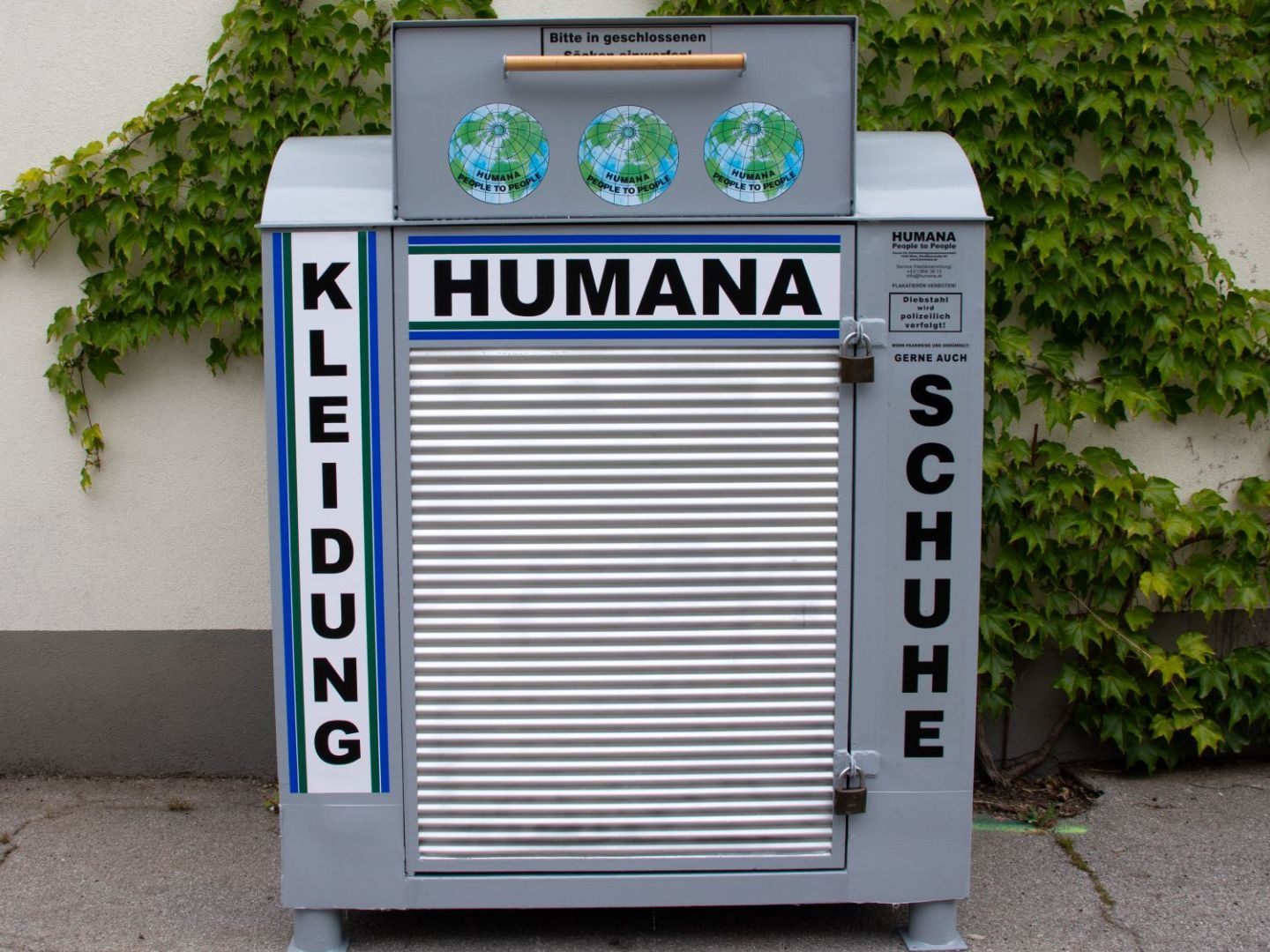 So funktioniert eine korrekte Kleiderspende. So funktioniert eine korrekte Kleiderspende.