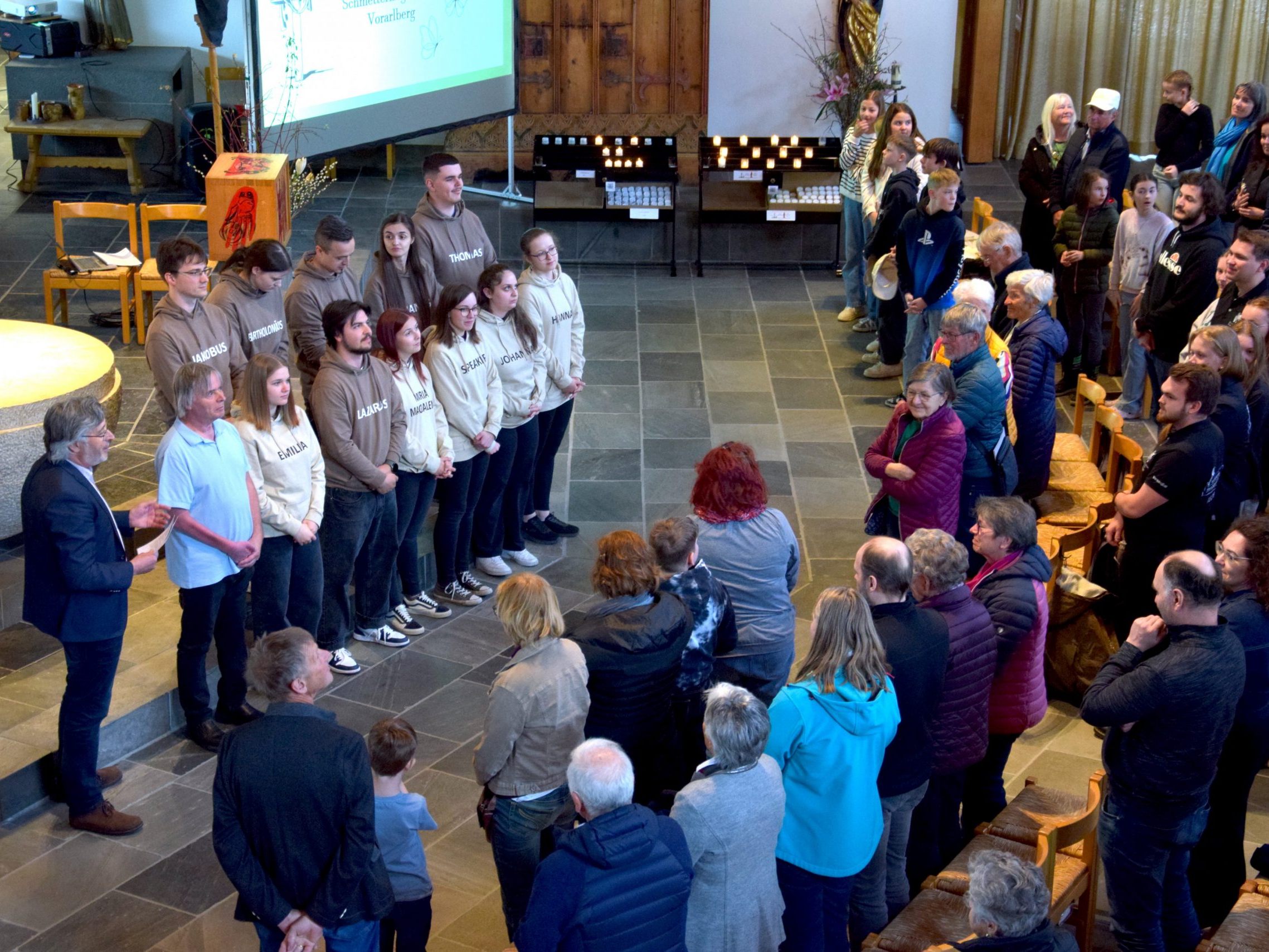 Die Jugendpassion 2025 - hier in der Neuen Pfarrkirche Lech; am Karfreitag werden ausgewählte Szenen daraus in der Pfarrkirche Feldkirch-Levis zu sehen sein. Die Jugendpassion 2025 - hier in der Neuen Pfarrkirche Lech; am Karfreitag werden ausgewählte Szenen daraus in der Pfarrkirche Feldkirch-Levis zu sehen sein.