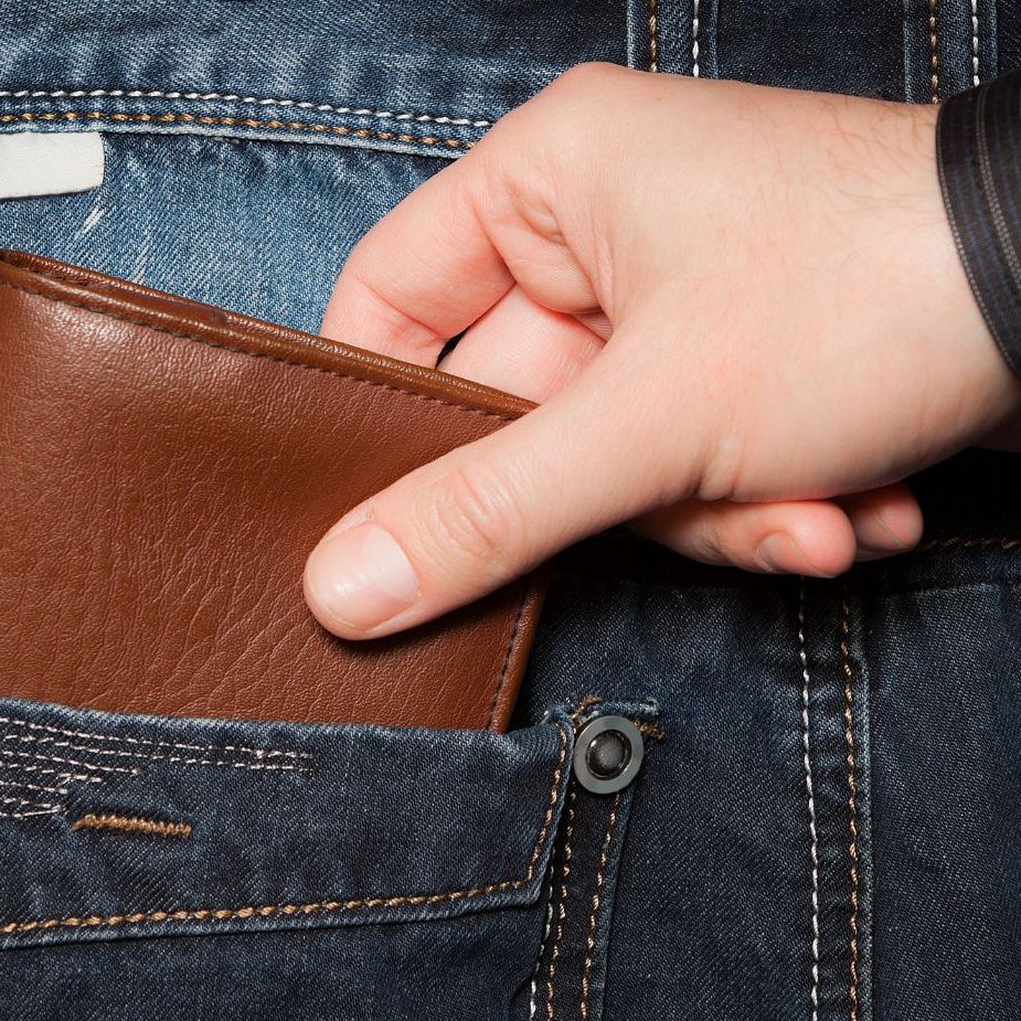 Dreiste Diebe stahlen eine Geldbörse und gingen dann einkaufen.