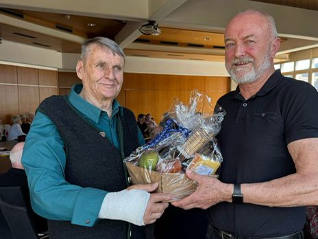 Ehrung vom engagierten früherem Obmann Josef Gantner