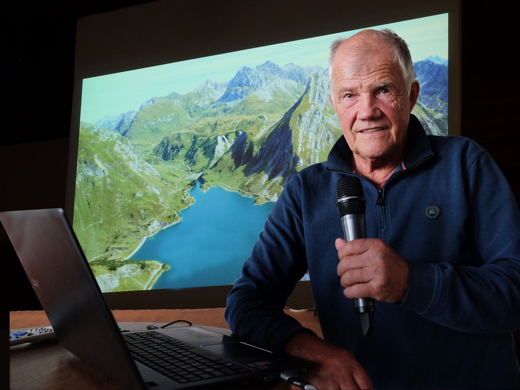 Herbert Flatz zeigte bei der Ortsgruppe Dornbirn von Vorarlberg 50plus seine Landschaftsbilder Herbert Flatz zeigte bei der Ortsgruppe Dornbirn von Vorarlberg 50plus seine Landschaftsbilder