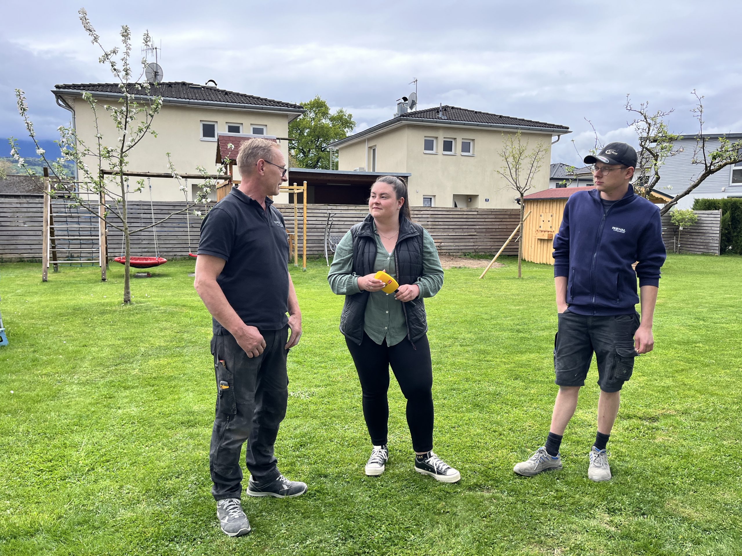 Thomas und Jonas haben dafür gesorgt, dass der Lift korrekt eingebaut wurde.