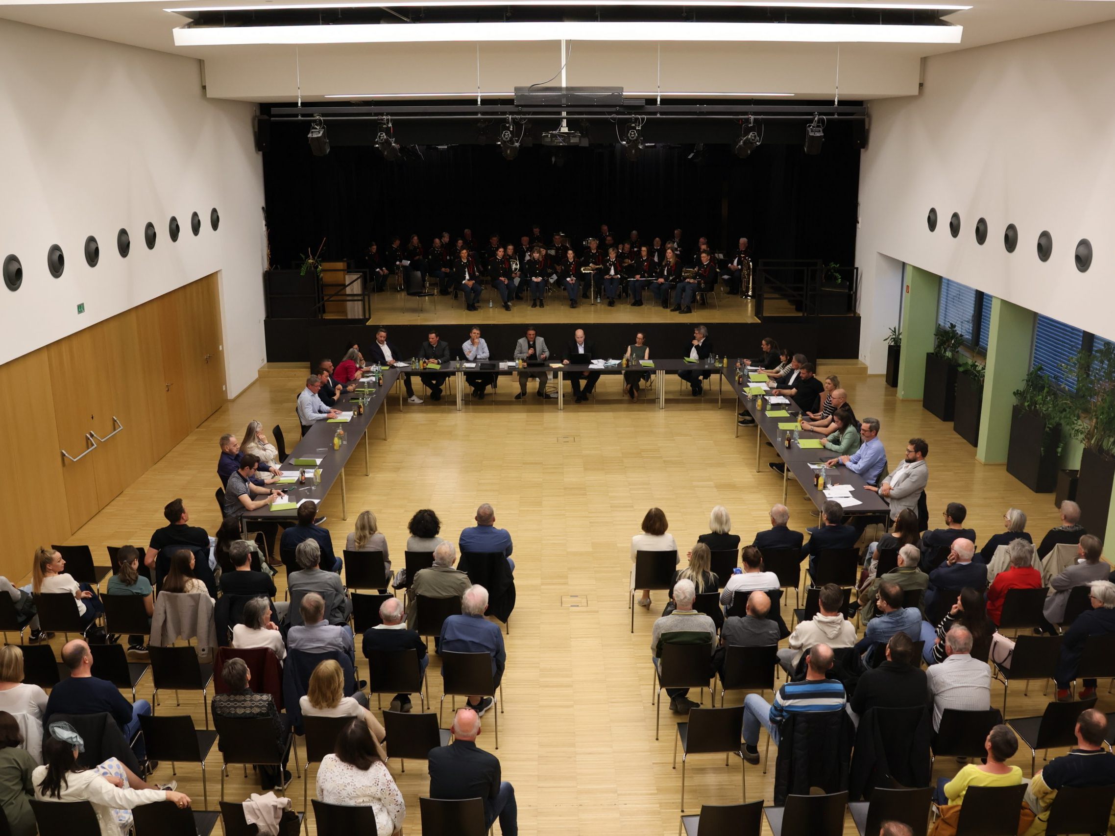 Die konstituierende Sitzung der Koblacher Gemeindevertretung am 7. April 2025. Die konstituierende Sitzung der Koblacher Gemeindevertretung am 7. April 2025.