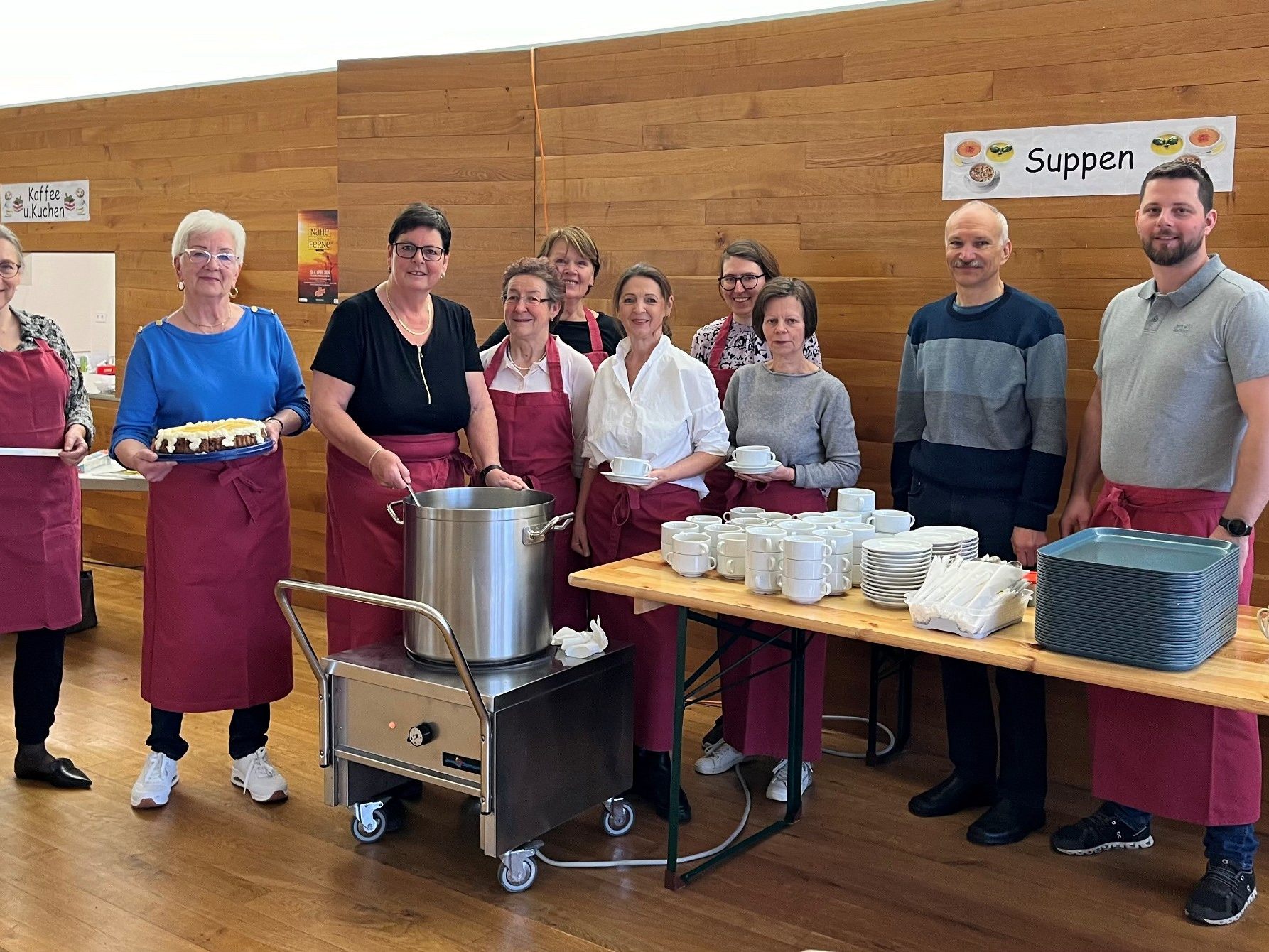 „Teilen macht stark“ heißt es beim traditionellen Suppentag des Missionskreises der Pfarre und der Arbeitsgemeinschaft Katholischer Soldaten am Palmsonntag von 10 bis 14 Uhr im Lochauer Pfarrheim. „Teilen macht stark“ heißt es beim traditionellen Suppentag des Missionskreises der Pfarre und der Arbeitsgemeinschaft Katholischer Soldaten am Palmsonntag von 10 bis 14 Uhr im Lochauer Pfarrheim.