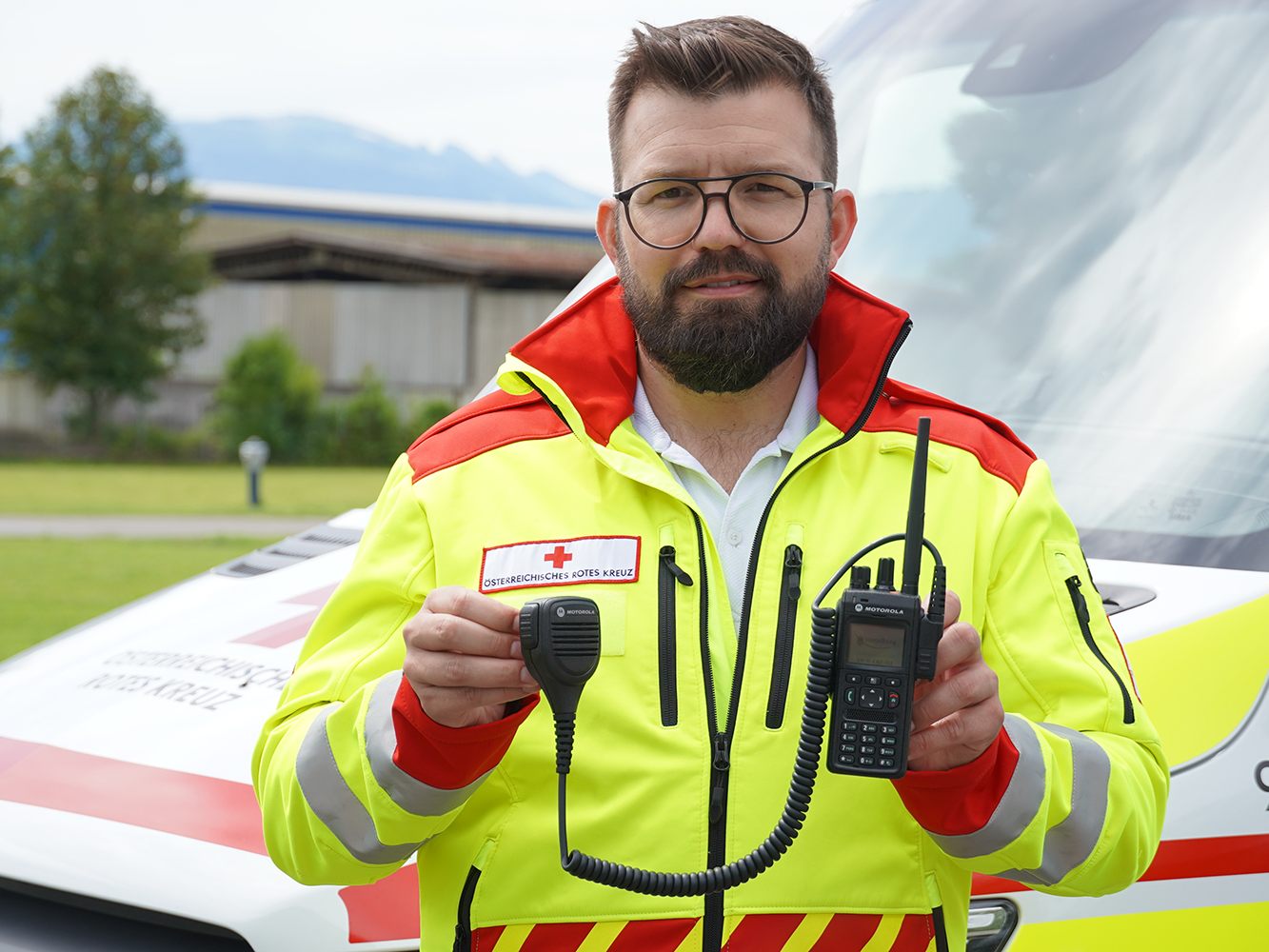 Die neuen digitalen Funkgeräte sind bereits im Einsatz. Vorangegangen waren intensive Schulungen auf die Technik und das Gerät.