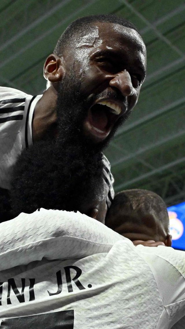 Antonio Rüdiger fällt immer wieder durch seine extremen Reaktionen auf und neben dem Spielfeld auf.