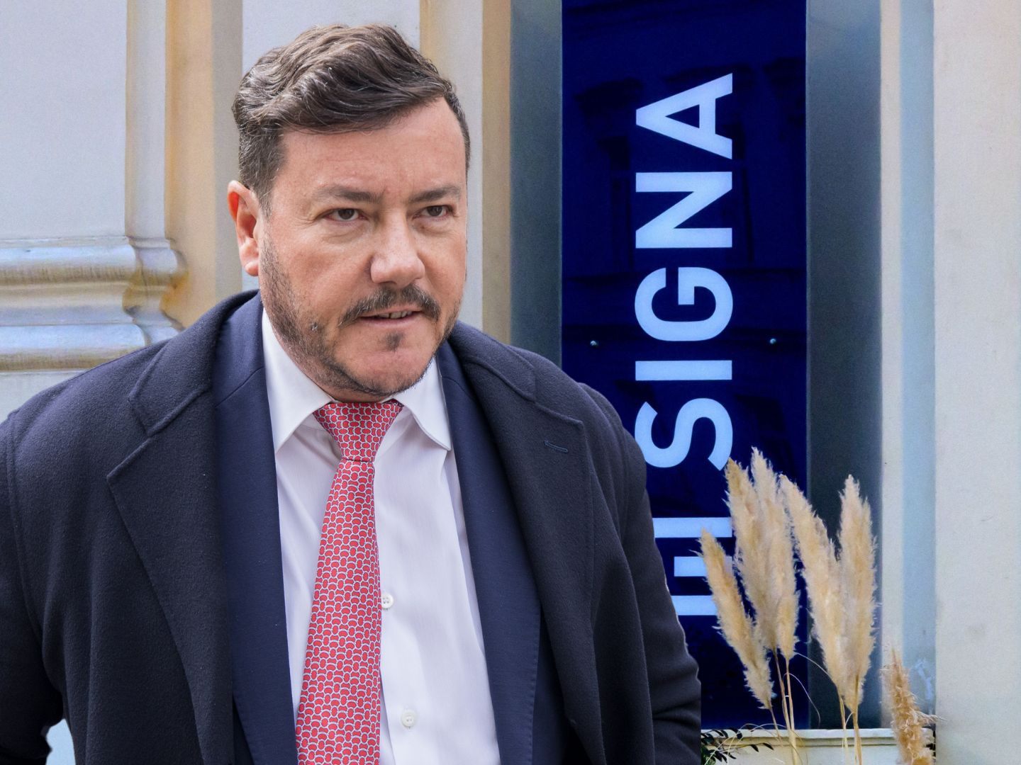 Nach der Benko-Insolvenz startet der Verkauf des Wiener Luxushotels Andaz – der Abschluss wird bis Sommer 2025 erwartet. Nach der Benko-Insolvenz startet der Verkauf des Wiener Luxushotels Andaz – der Abschluss wird bis Sommer 2025 erwartet.