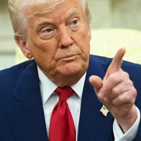 Trump setzt seinen Zoll-Kurs unbeirrt fort - trotz Widerstand.