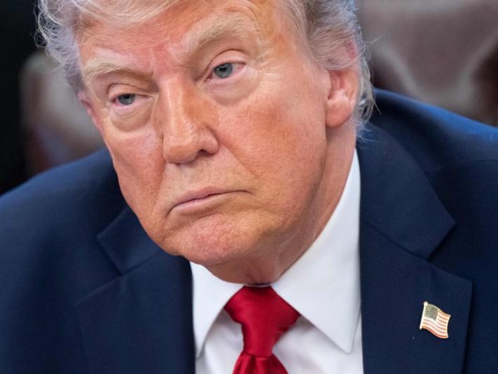 Das dürfte Donald Trump gar nicht freuen: Nach Kalifornien klagen nun zwölf weitere Bundesstaaten gegen seine Zölle.