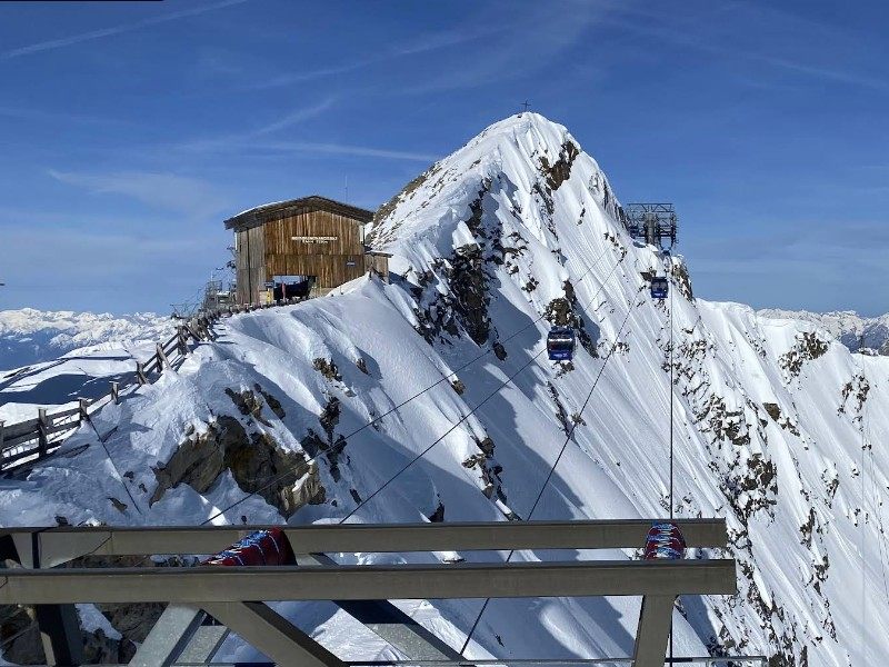 Der Unfall ereignete sich am Hintertuxer Gletscher.