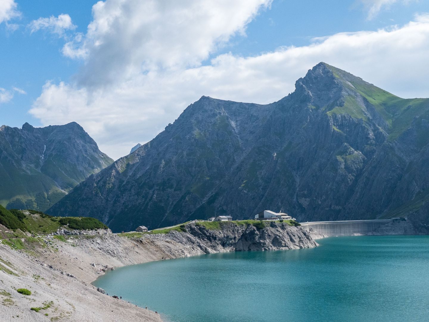 Das trockene Frühjahr bremst die Produktion von Strom aus Wasserkraft. Das trockene Frühjahr bremst die Produktion von Strom aus Wasserkraft.