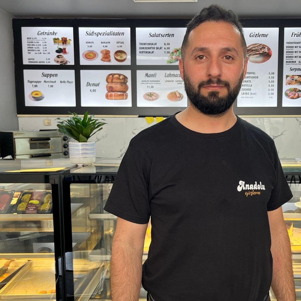 Ilyas hat Angst. Bereits zum sechsten Mal wurde auf sein Lokal geschossen.