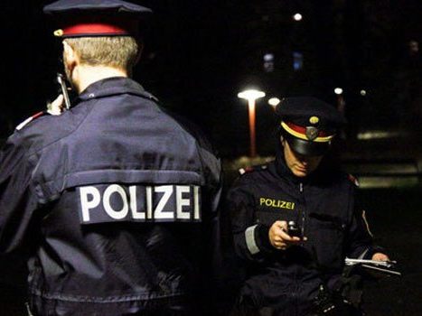 Der betrunkene 42-Jährige wurde in Wien-Josefstadt festgenommen. Der betrunkene 42-Jährige wurde in Wien-Josefstadt festgenommen.