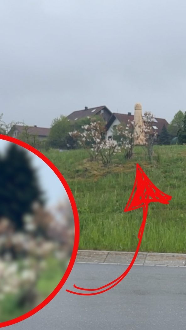 Was steht hier im Kreisverkehr?