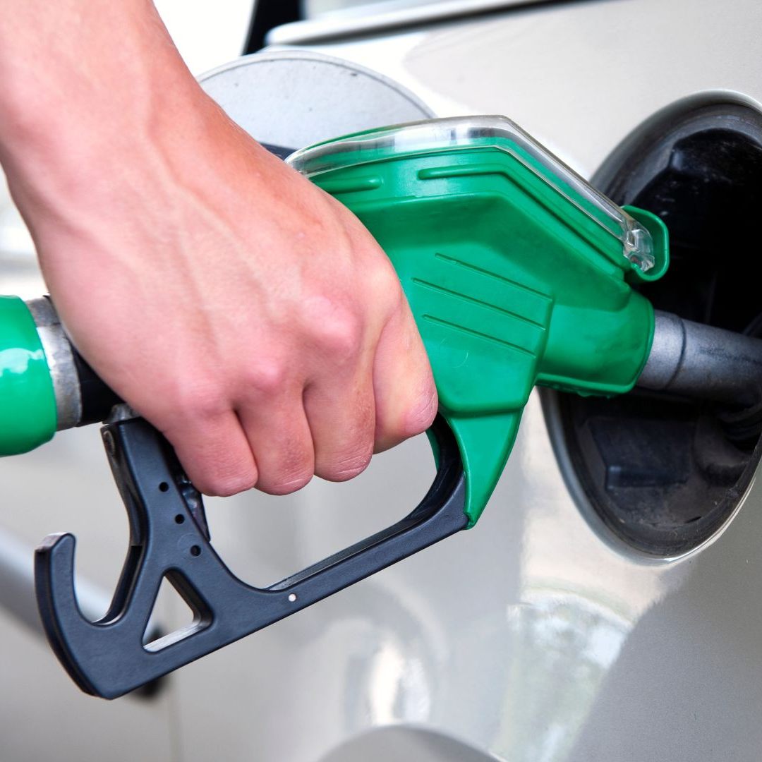 Österreich bleibt beim Tanken günstiger als viele Nachbarländer. Der VCÖ vergleicht die aktuellen Spritpreise zu Ostern – und gibt Spartipps für Reisende.