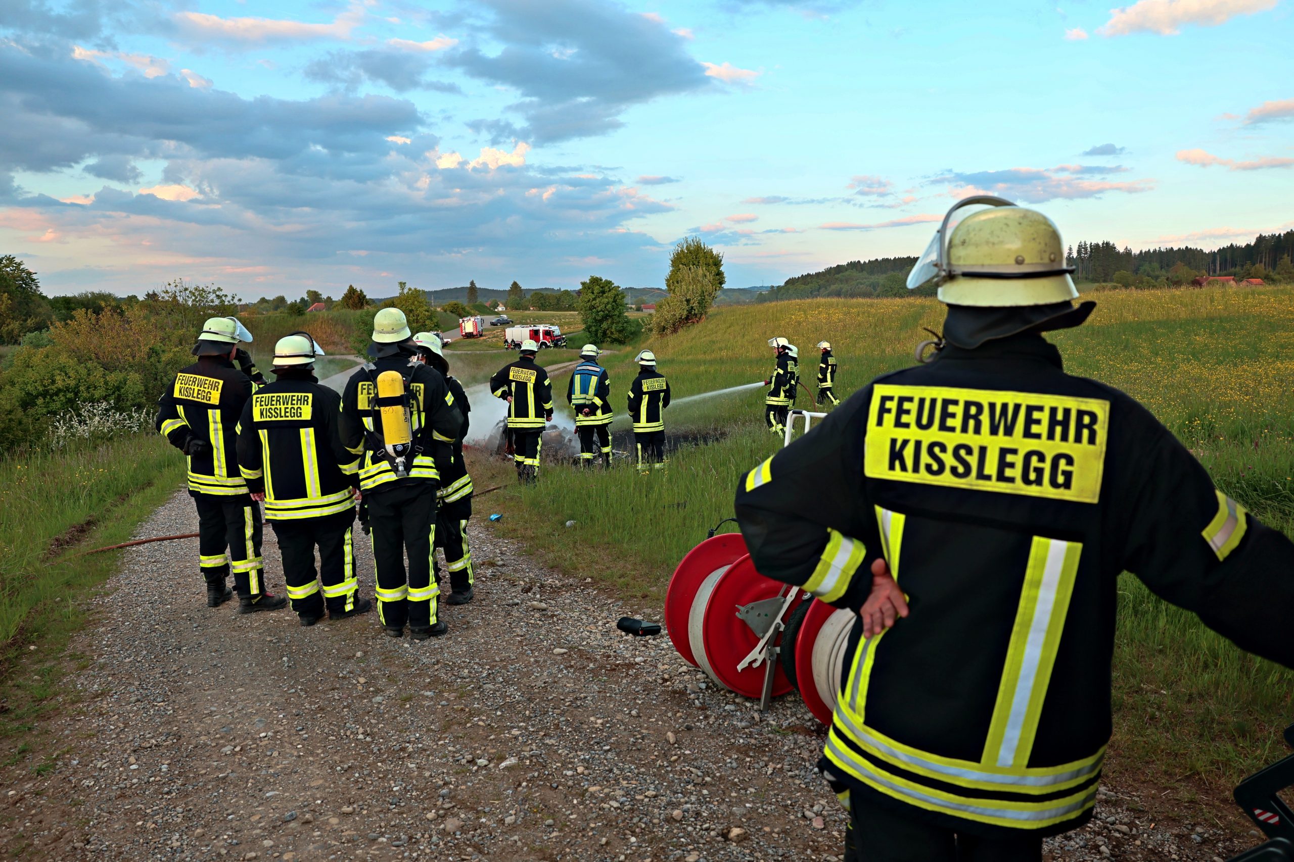 Die Feuerwehr Kißlegg war mit 19 Einsatzkräften vor Ort. Die Feuerwehr Kißlegg war mit 19 Einsatzkräften vor Ort.