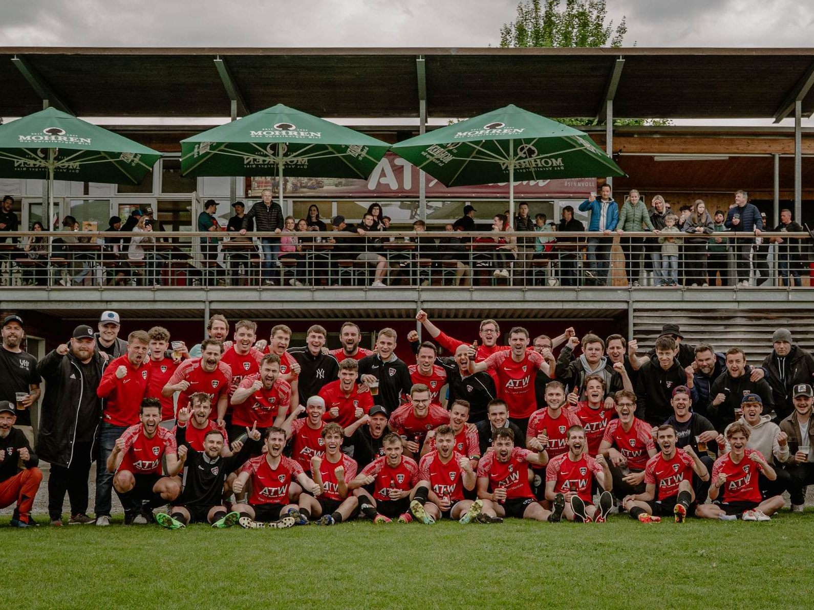 Die Schwarzacher Kicker feiern Meistertitel und Jubiläum am Pfingstwochenende mit der gesamten Bevölkerung.
