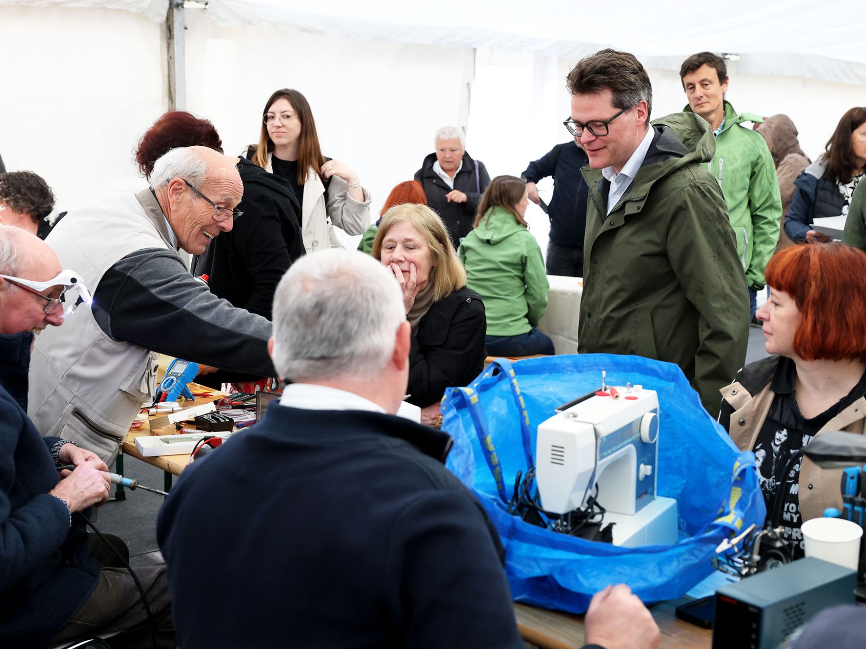 Reparieren, Wiederverwenden und Ressourcen retten bei der repair:fair Wien 2025.