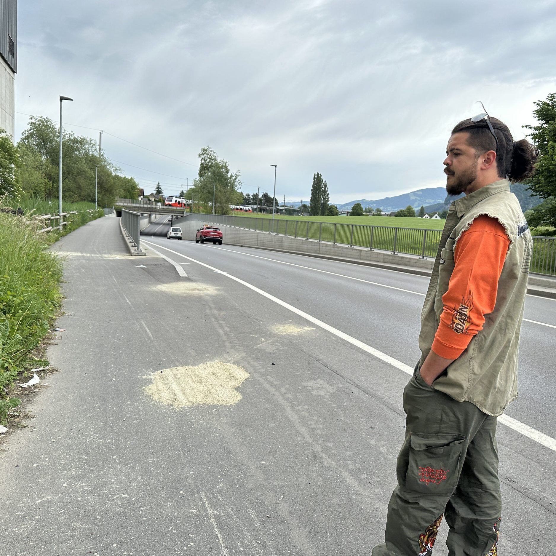 Heiko am Unfallort in Götzis. Er hielt an und wurde so zum Ersthelfer.