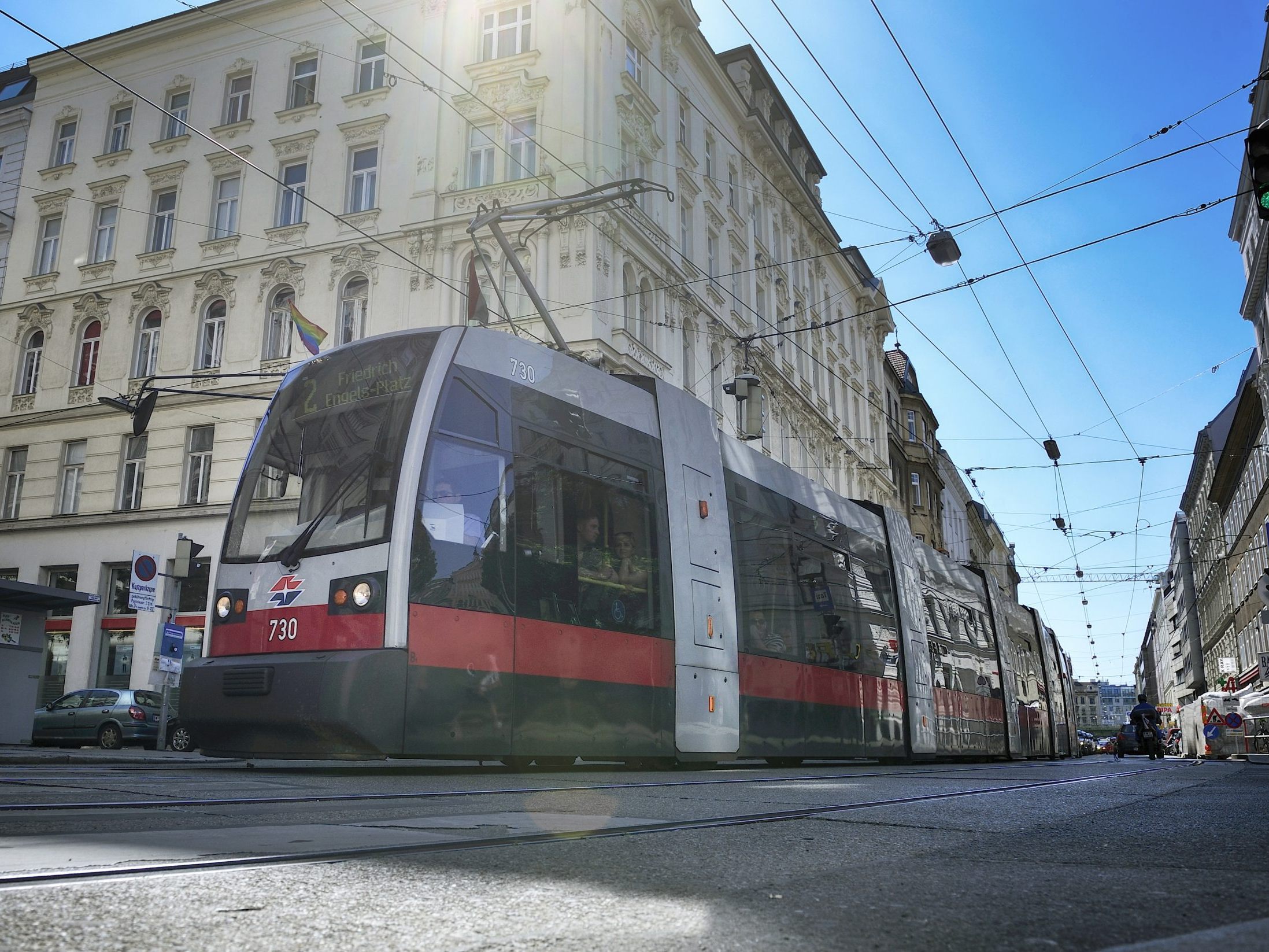 In Wien-Leopoldstadt kam es Montagabend zu einem tödlichen Zusammenstoß zwischen einer Bim und einem Motorradfahrer. In Wien-Leopoldstadt kam es Montagabend zu einem tödlichen Zusammenstoß zwischen einer Bim und einem Motorradfahrer.