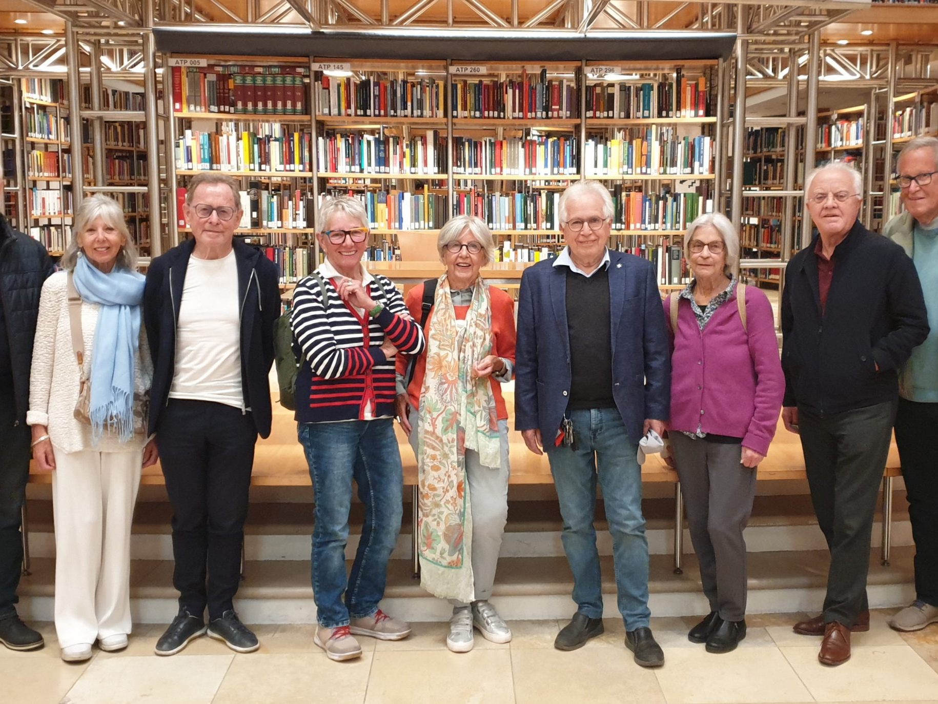 Die Bregenzer 47er im Kuppelsaal der Landesbibliothek Die Bregenzer 47er im Kuppelsaal der Landesbibliothek