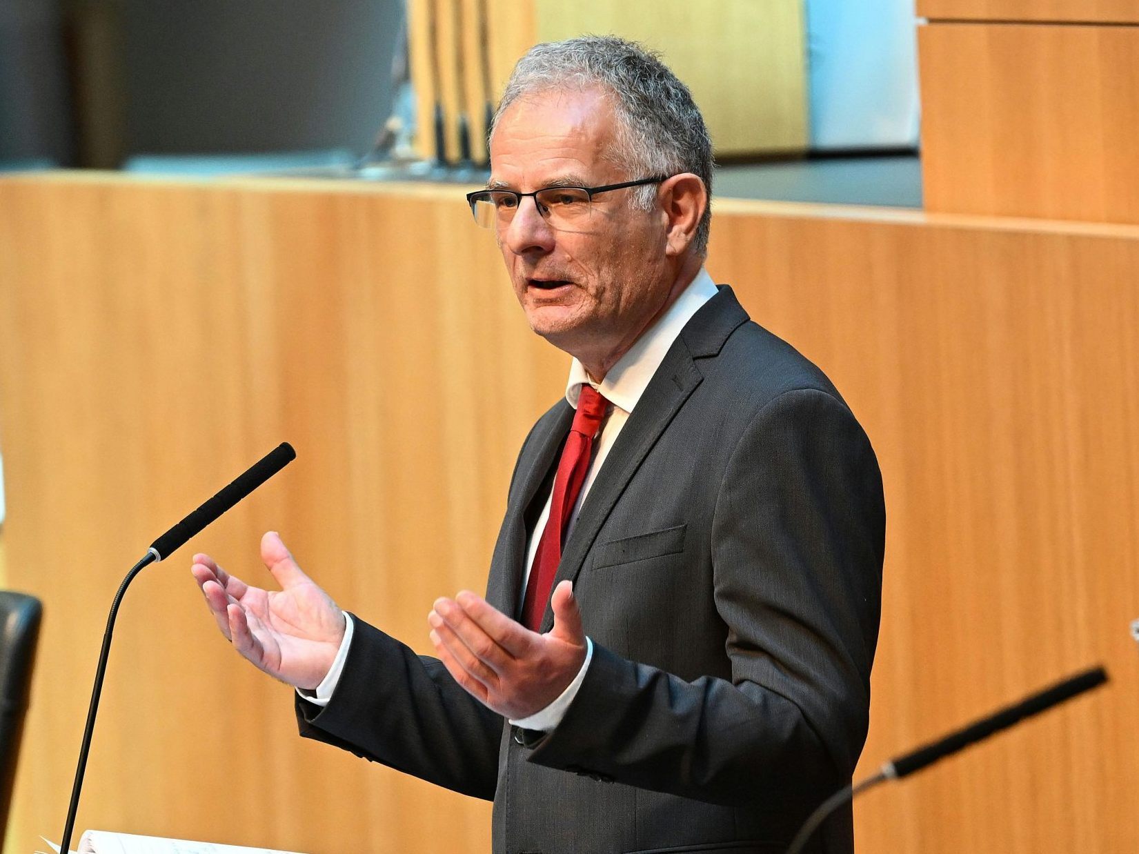Finanzminister Marterbauer verteidigt das Sparpaket. Finanzminister Marterbauer verteidigt das Sparpaket.
