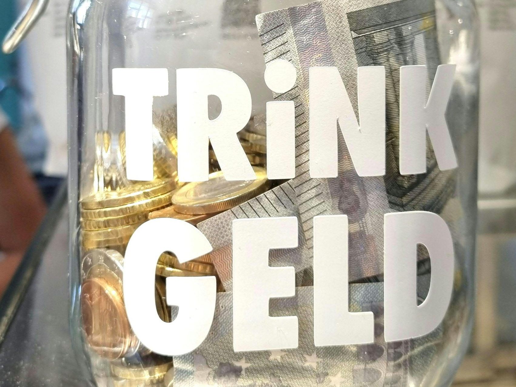 Mehrere Landeshauptleute für eine Neuregelung beim Trinkgeld. Mehrere Landeshauptleute für eine Neuregelung beim Trinkgeld.