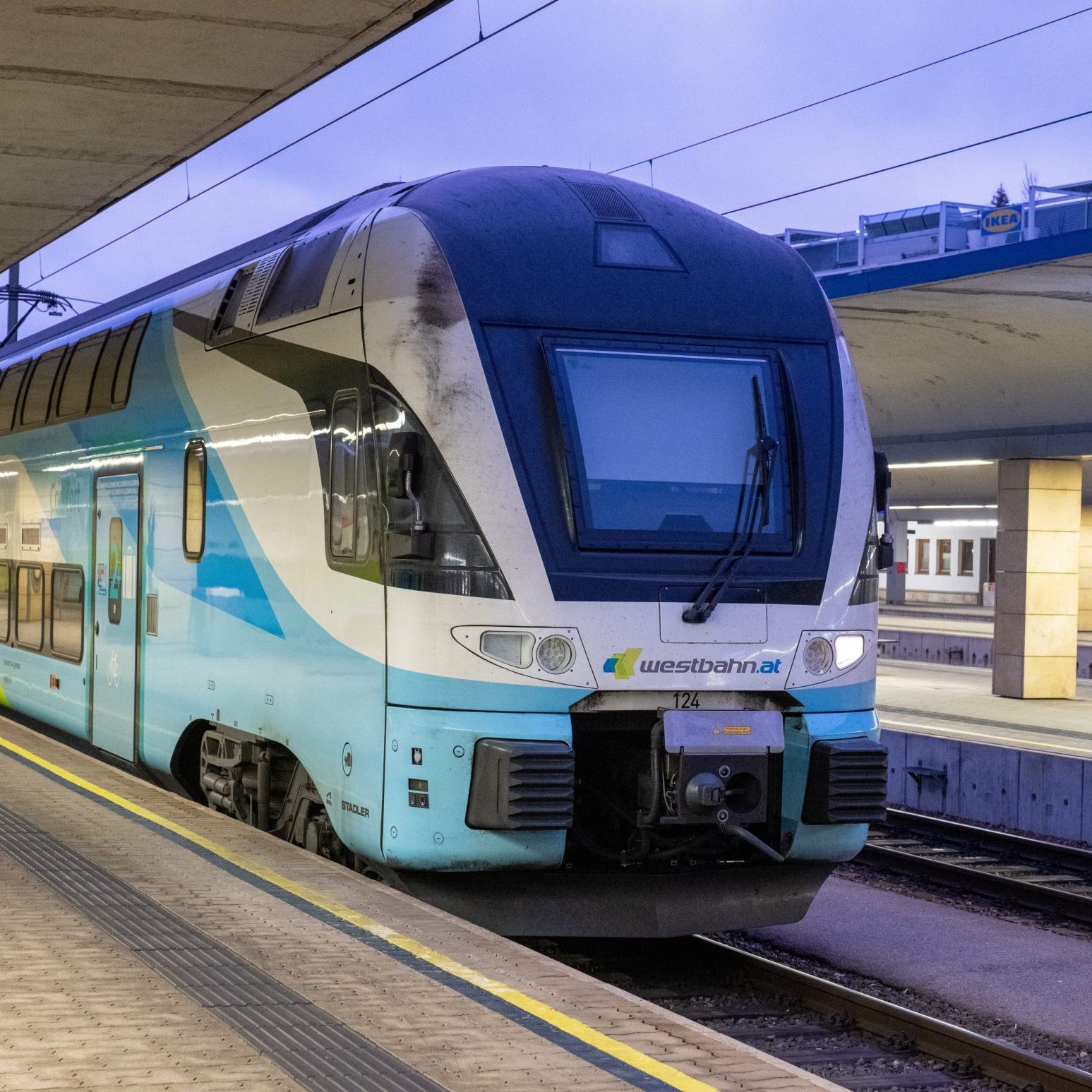 Die neue Westbahnstrecke ist bis 5. Juni gesperrt. Die ÖBB führen nach dem Hochwasser 2024 letzte Reparaturen durch. Züge fahren über die alte Strecke.