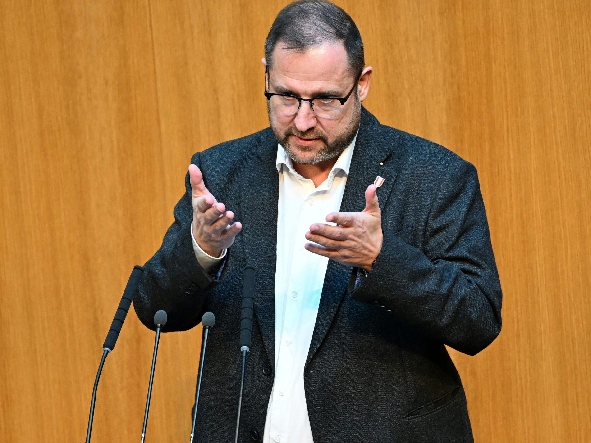Untersuchen will die FPÖ sowohl die Ermittlungen zum Tod des Justiz-Sektionschefs Christian Pilnacek, zum anderen die Maßnahmen während der Corona-Pandemie. Untersuchen will die FPÖ sowohl die Ermittlungen zum Tod des Justiz-Sektionschefs Christian Pilnacek, zum anderen die Maßnahmen während der Corona-Pandemie.