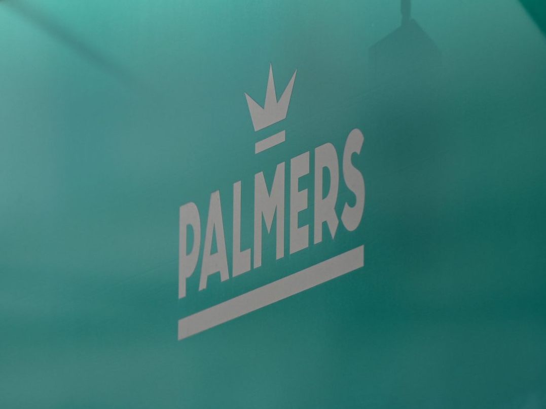 Die Gläubiger nahmen den Palmers-Sanierungsplan an. Die Gläubiger nahmen den Palmers-Sanierungsplan an.