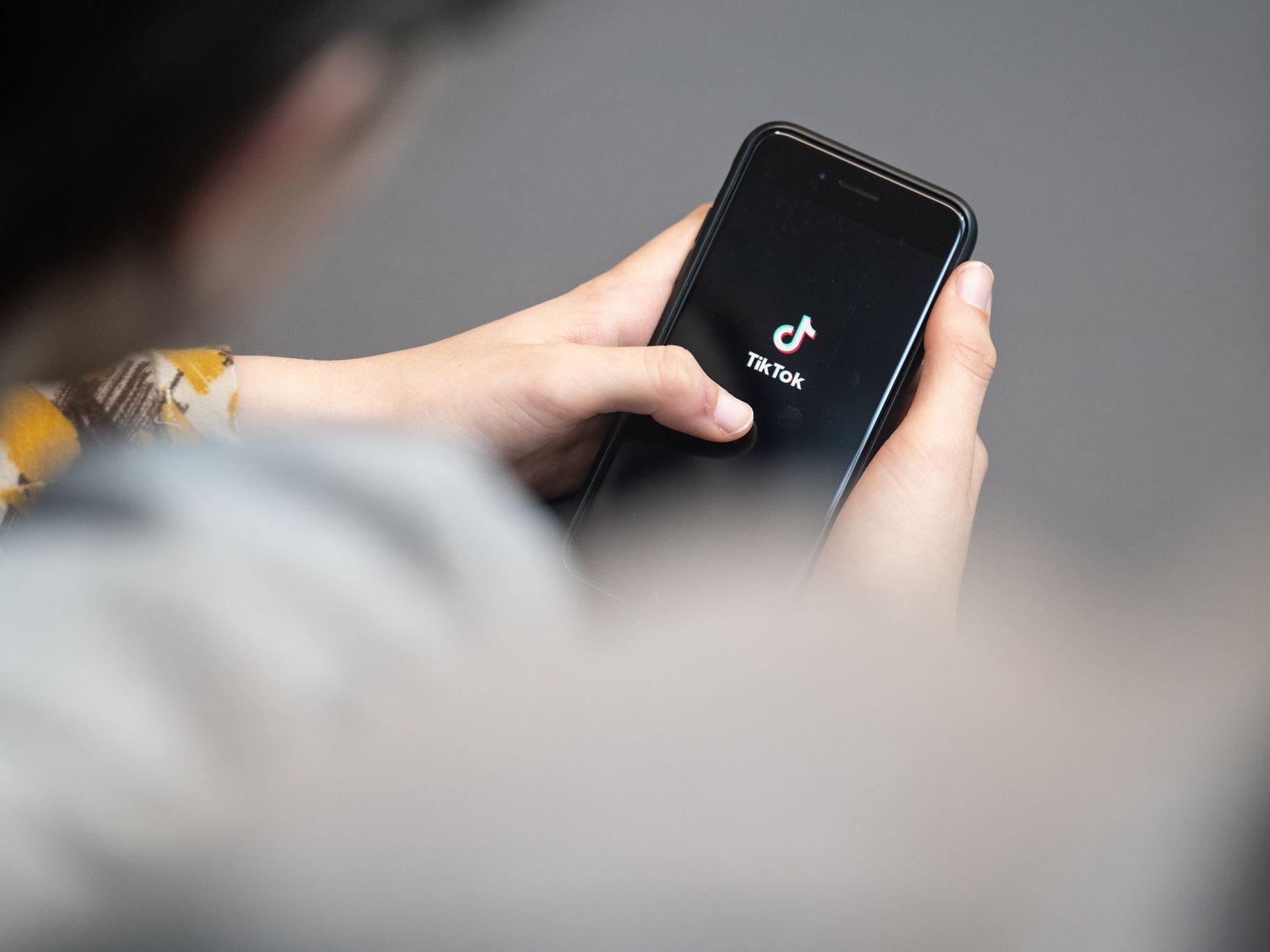 Die Internetplattform TikTok muss wegen Verstößen gegen den europäischen Datenschutz eine Strafe von 530 Millionen Euro zahlen.