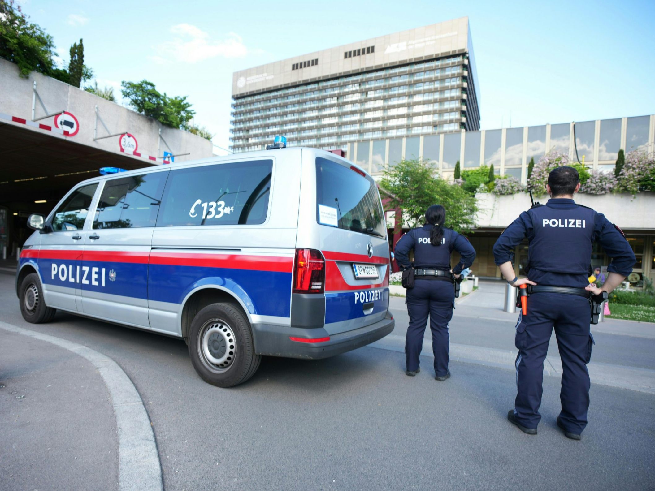 WEGA-Einsatz beim Wiener AKH. WEGA-Einsatz beim Wiener AKH.