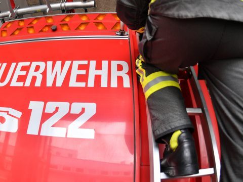 Die Fassade der HTL Ettenreichgasse geriet Dienstagnachmittag in Brand.
