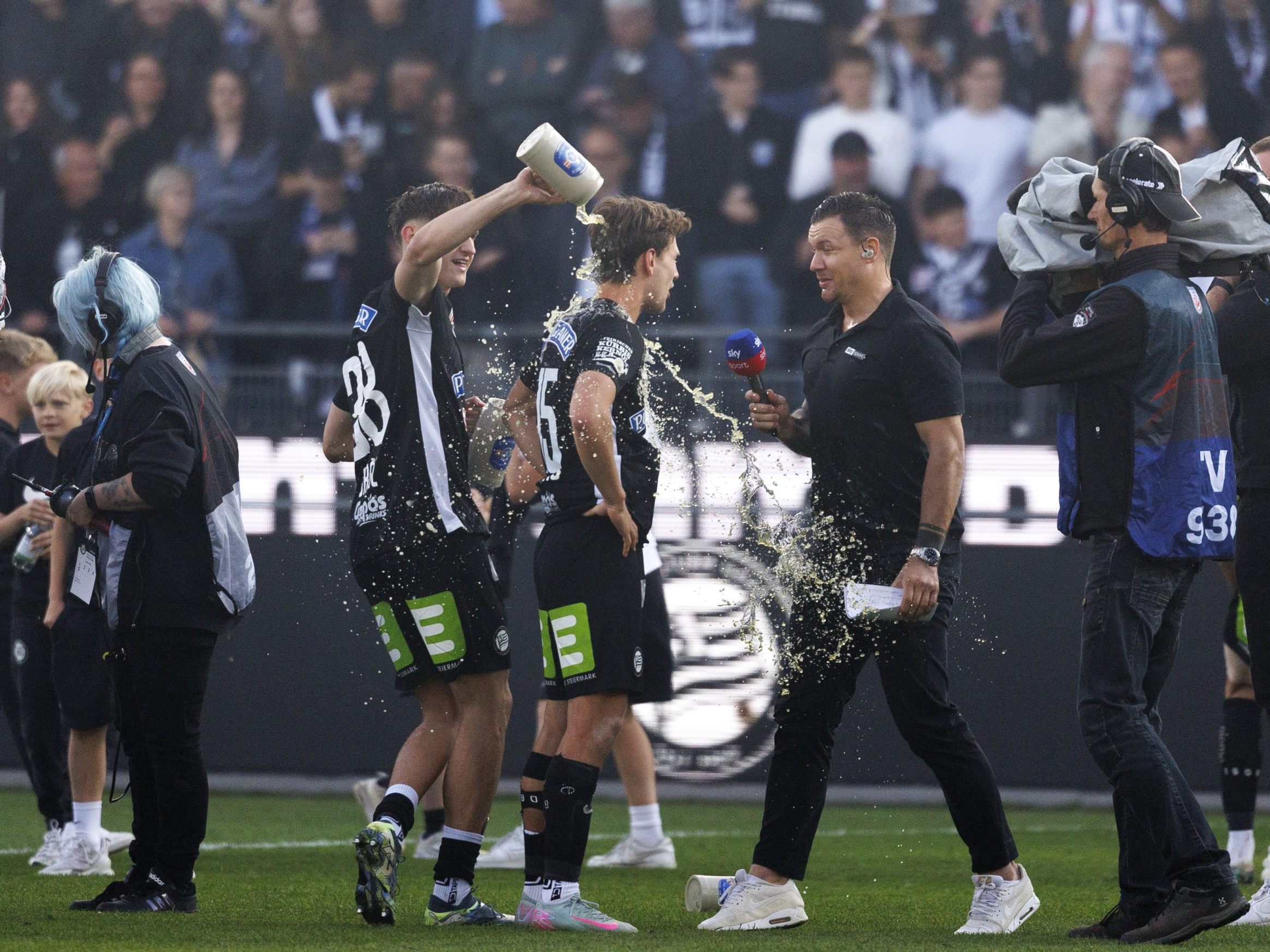 Sturm Graz schnappte sich fünften Meistertitel. Sturm Graz schnappte sich fünften Meistertitel.