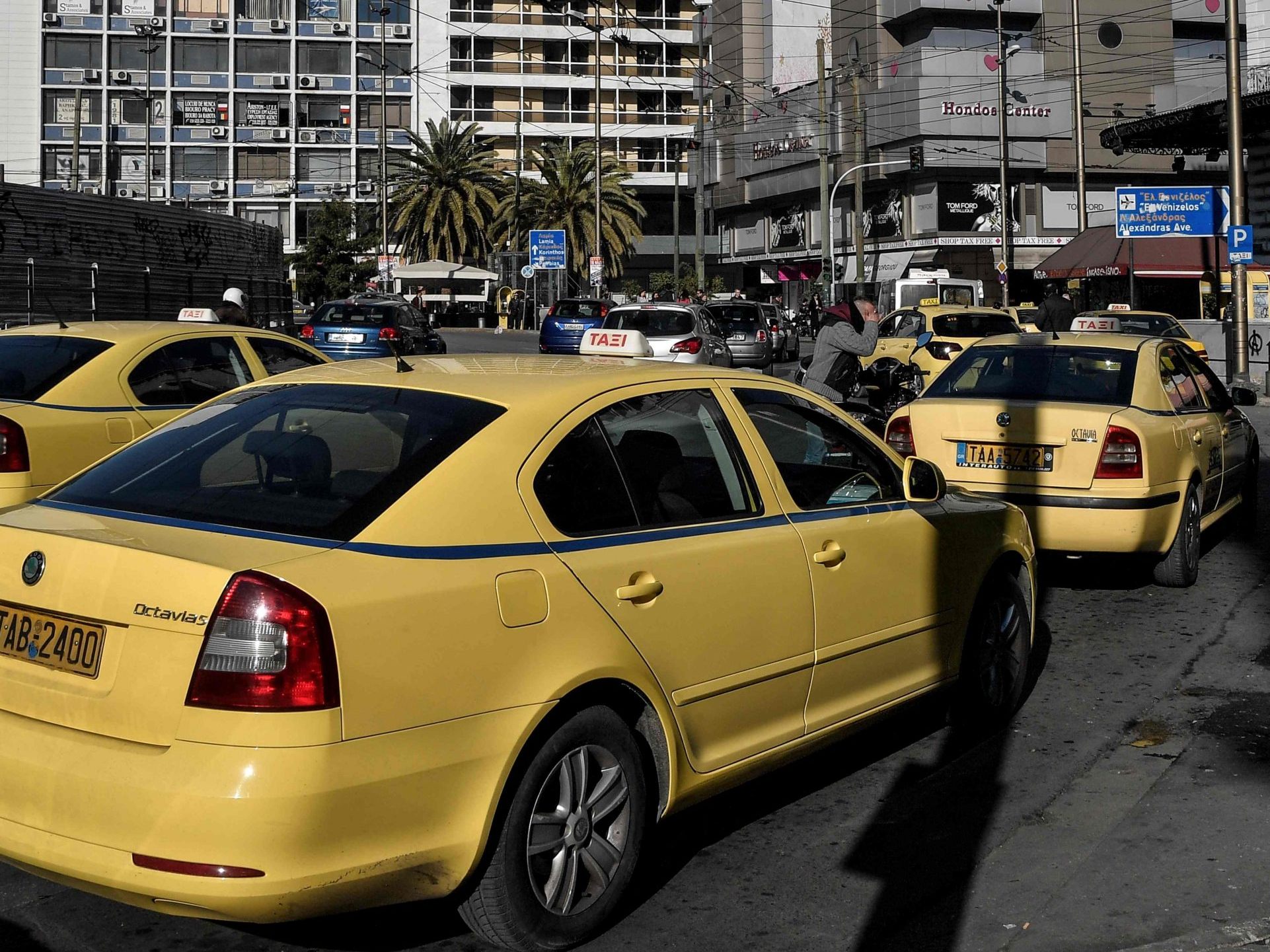 Streit um Fahrpreise: Athens Straßen im Ausnahmezustand Streit um Fahrpreise: Athens Straßen im Ausnahmezustand