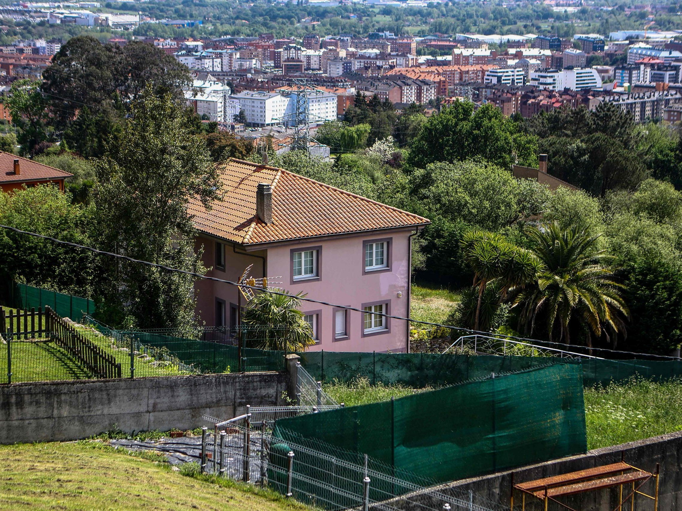 In diesem Haus wurden die Kinder jahrelang festgehalten. In diesem Haus wurden die Kinder jahrelang festgehalten.
