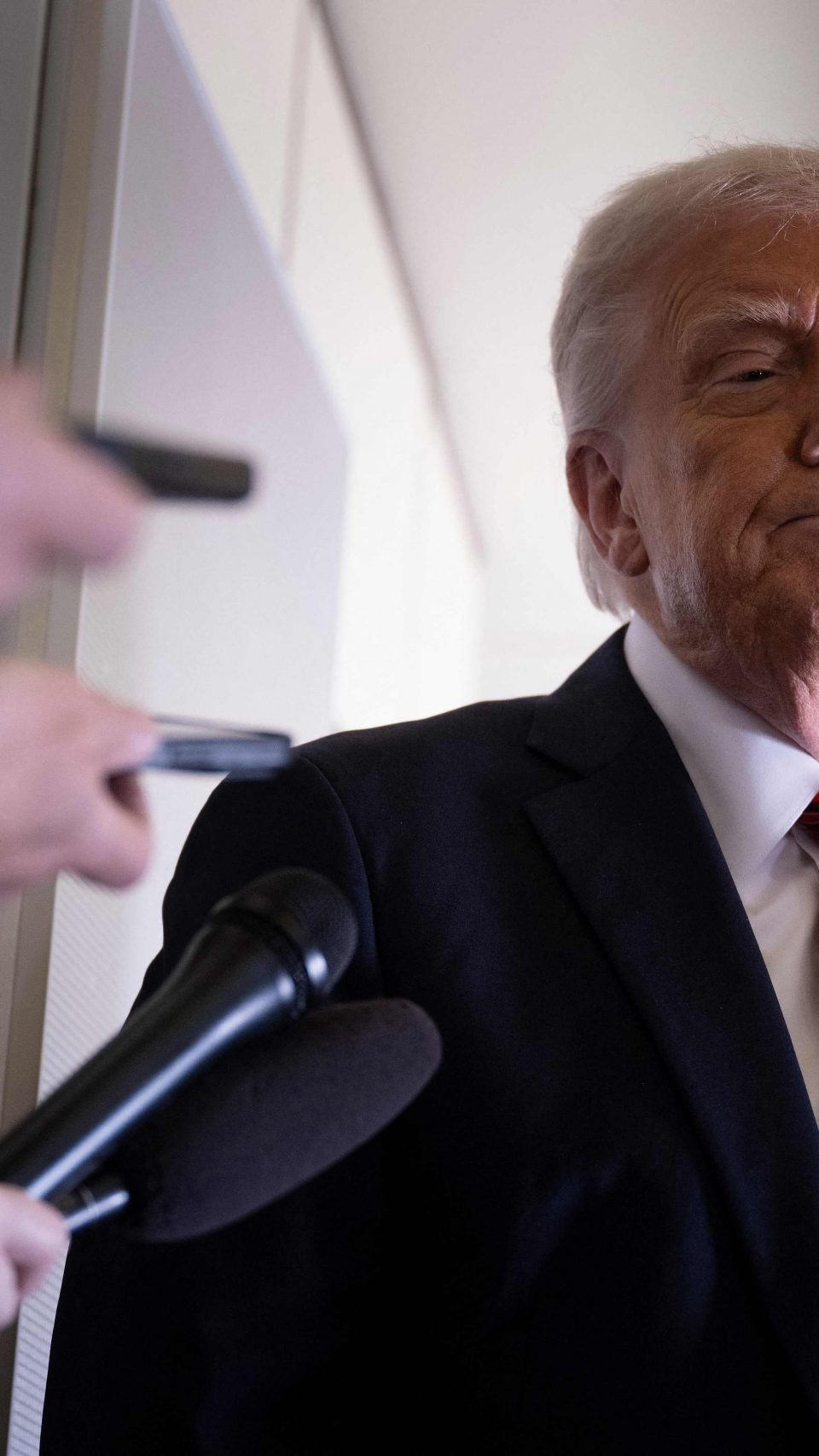 US-Präsident Donald Trump will möglicherweise kurzfristig zu einem möglichen Treffen des ukrainischen Präsidenten Wolodymyr Selenskyj mit Kremlchef Wladimir Putin in die Türkei reisen.