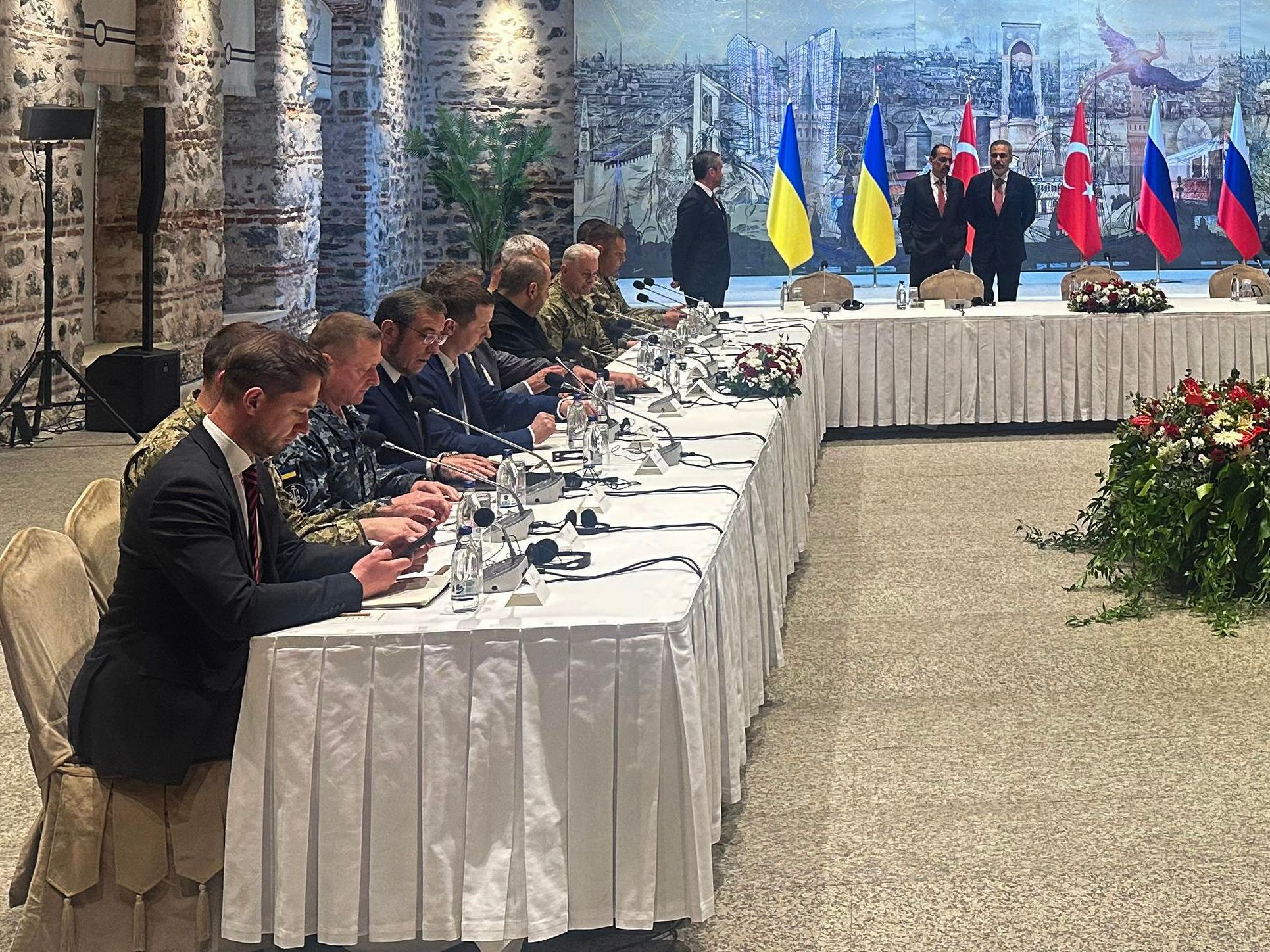 Drohnenangriffe und Kämpfe: Ukraine erlebt weiter schwere Gefechte. Drohnenangriffe und Kämpfe: Ukraine erlebt weiter schwere Gefechte.