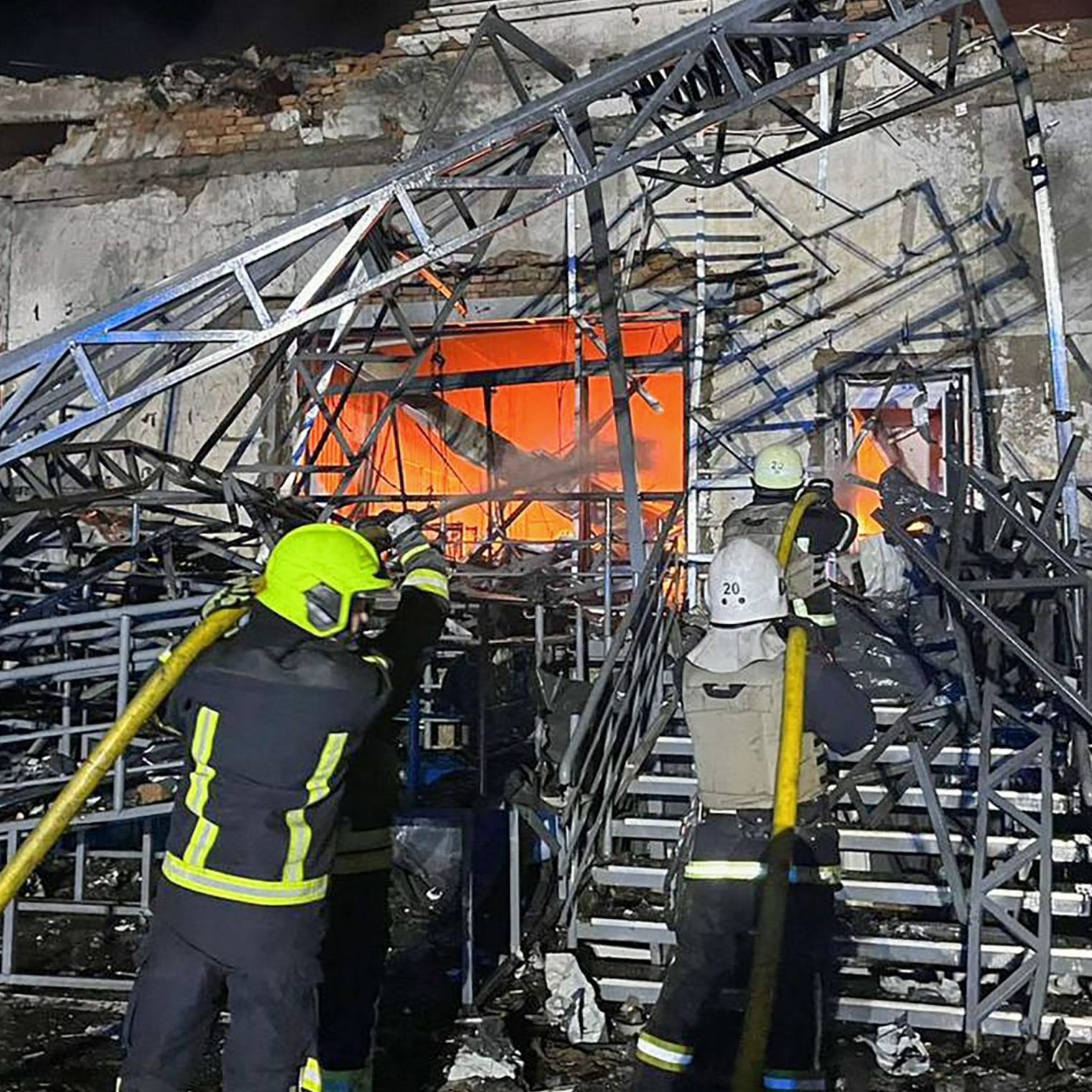 Russland griff mit 90 Drohnen und zwei ballistischen Raketen an.