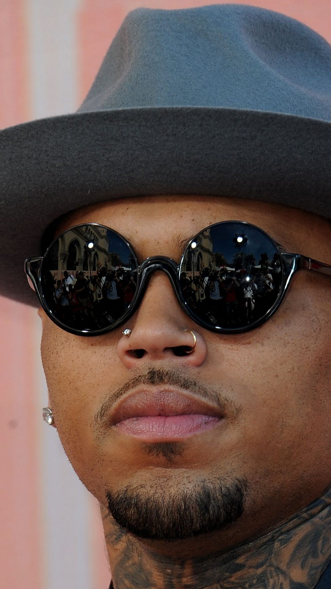 Chris Brown muss bis Mitte Juni in Untersuchungshaft in Manchester.