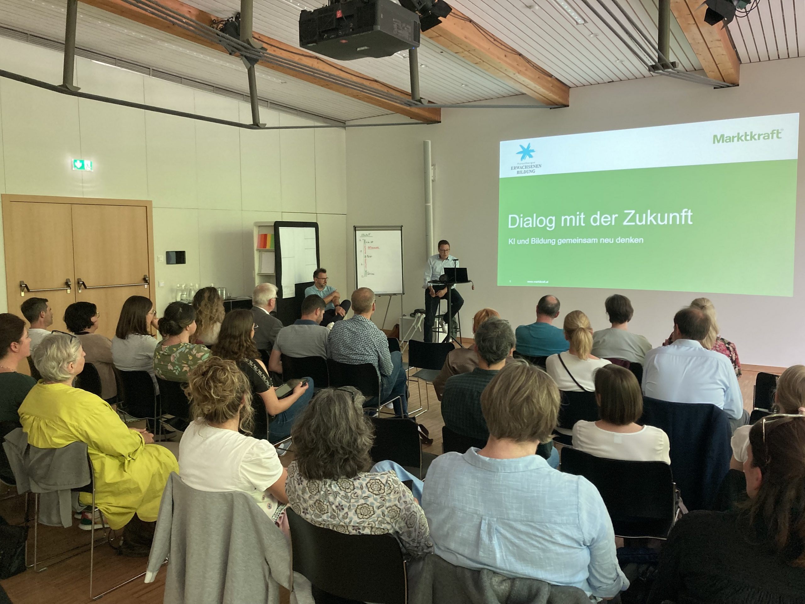 Engagierte Teilnehmende an der ARGE Enquete im Bildungshaus St. Arbogast