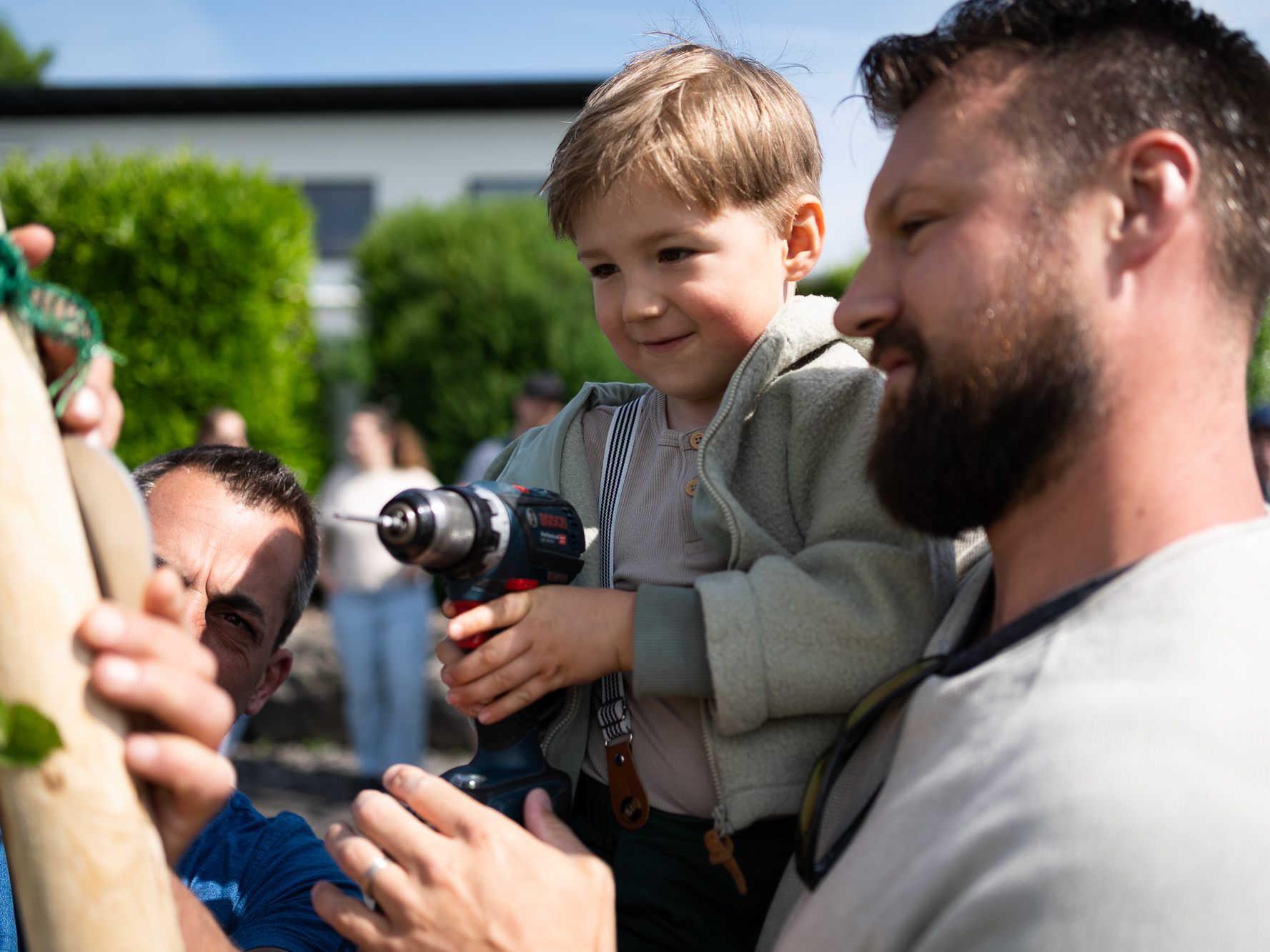Baumpflanzaktion für Neugeborene – 30 neue Bäume für Lauterachs jüngste Bürger:innen Baumpflanzaktion für Neugeborene – 30 neue Bäume für Lauterachs jüngste Bürger:innen