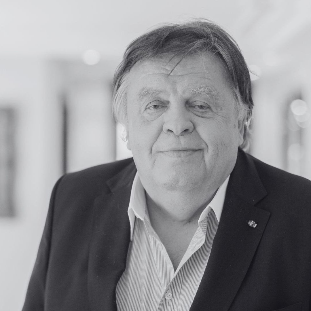 Helmut Thoma, Ex-Geschäftsführer von RTL, ist tot. Der Medienmanager prägte das Privatfernsehen und starb an seinem 86. Geburtstag in Wien.