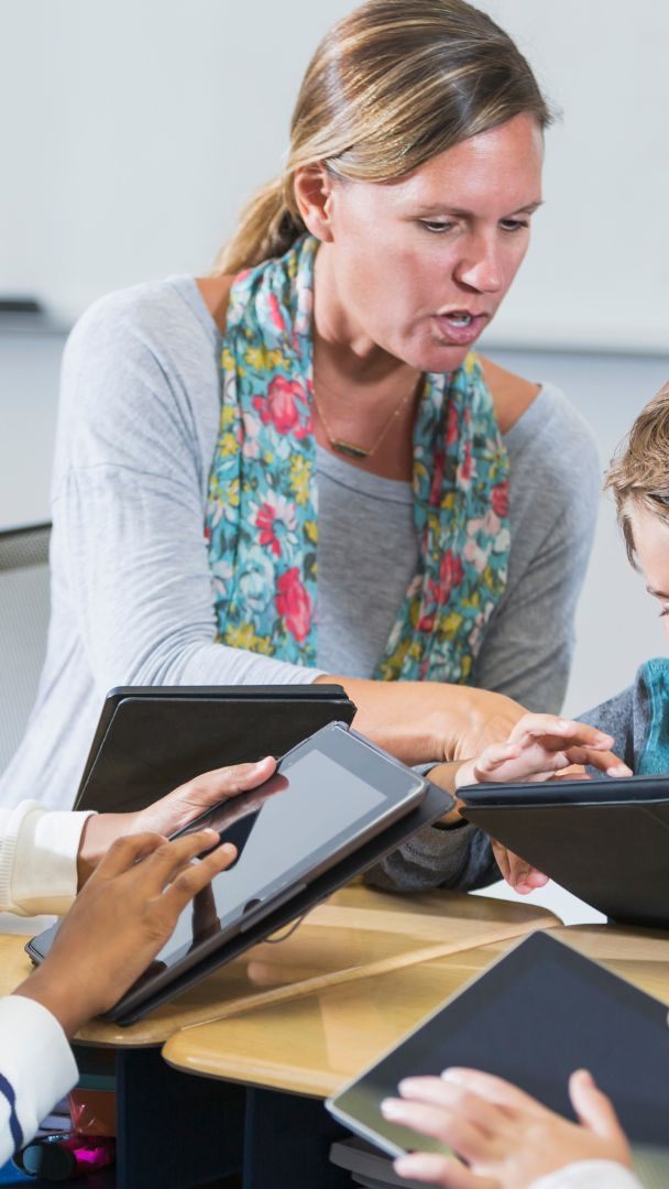 Digitale Medien und KI werden kaum für Unterricht in Österreichs Schulen verwendet.