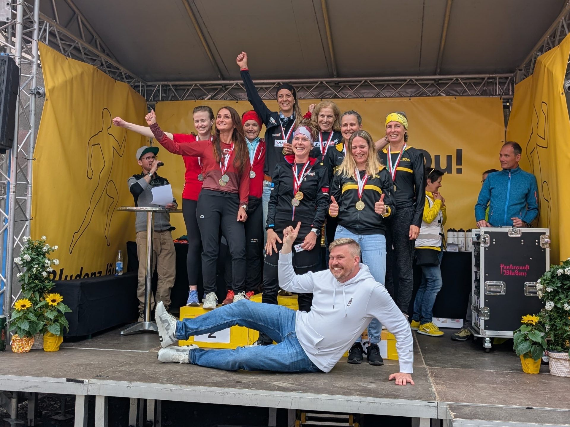 Das TRT-Vorarlberg Frauenteam bei der Siegerehrung Das TRT-Vorarlberg Frauenteam bei der Siegerehrung